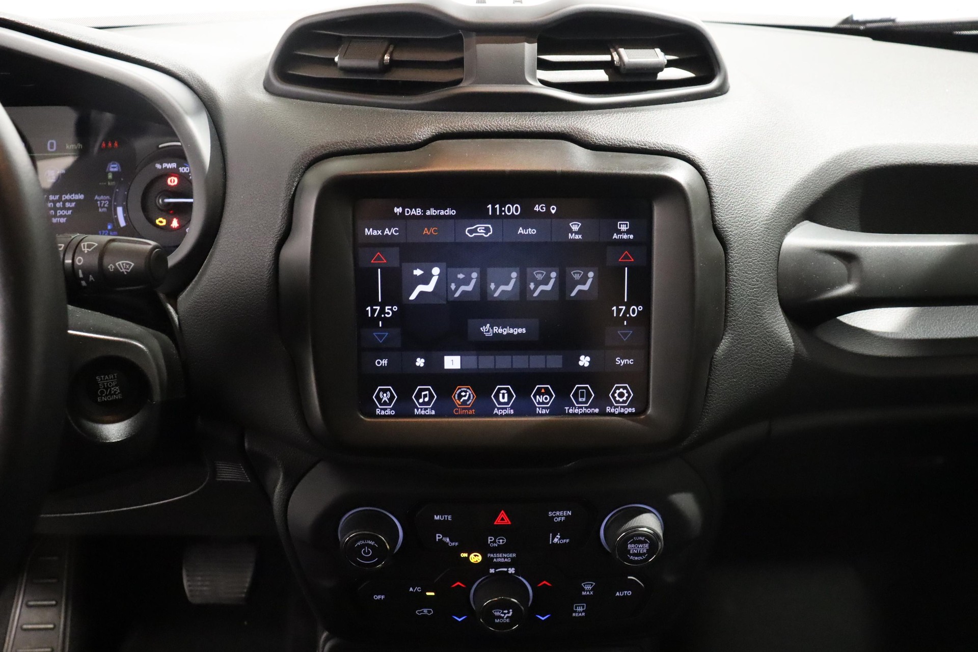JEEP Renegade 1.3 Limited 4xe-image-9