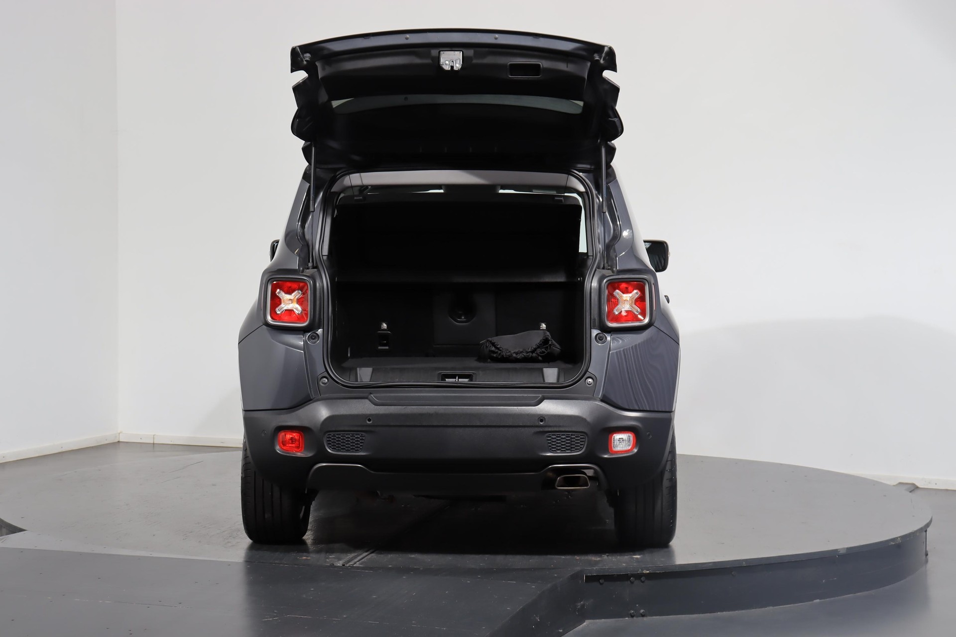 JEEP Renegade 1.3 Limited 4xe-showroom-element-3