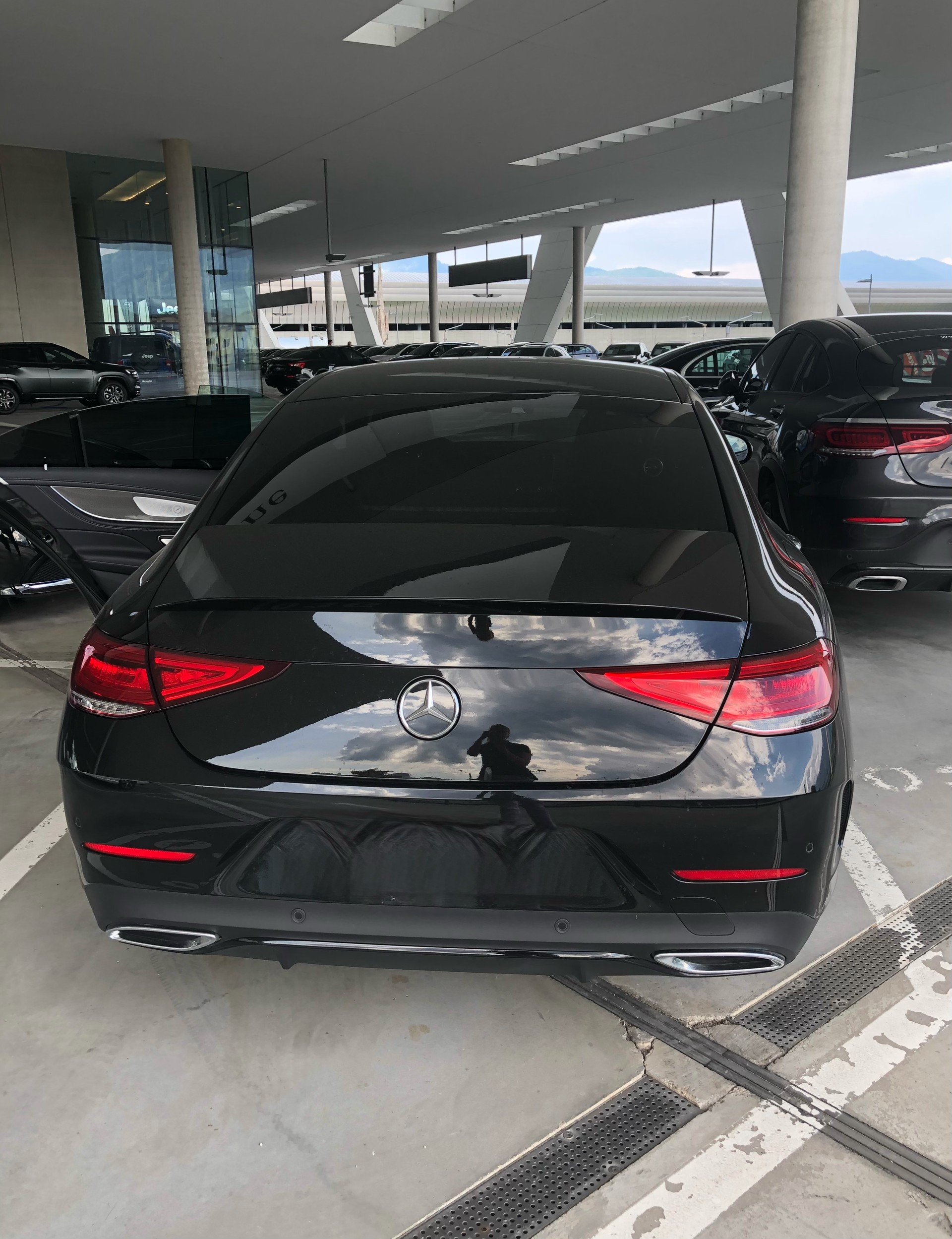 MERCEDES-BENZ CLS 350 d AMG Line 4matic-image-4