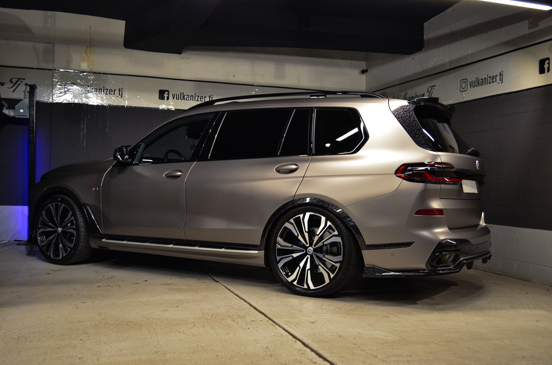 BMW X7 xDrive 48V 40d M Sport Pro Steptronic-image-5