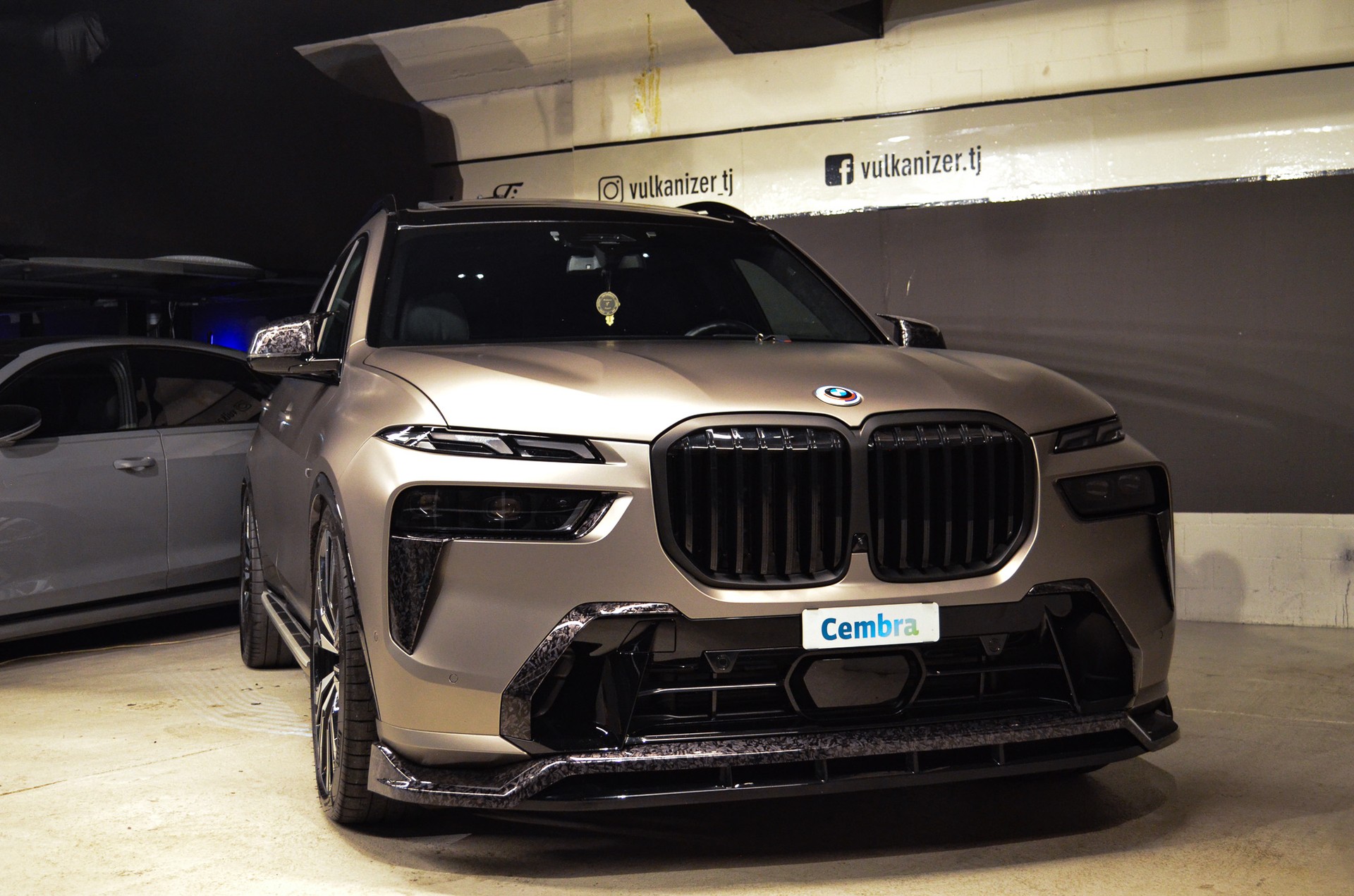 BMW X7 xDrive 48V 40d M Sport Pro Steptronic-showroom-element-3