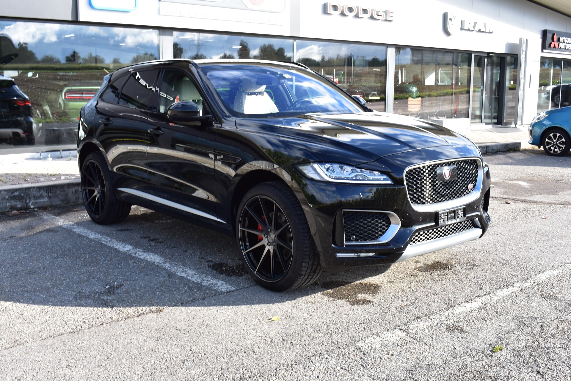 JAGUAR F-Pace 3.0 V6 First Edition AWD Automatik-image-1