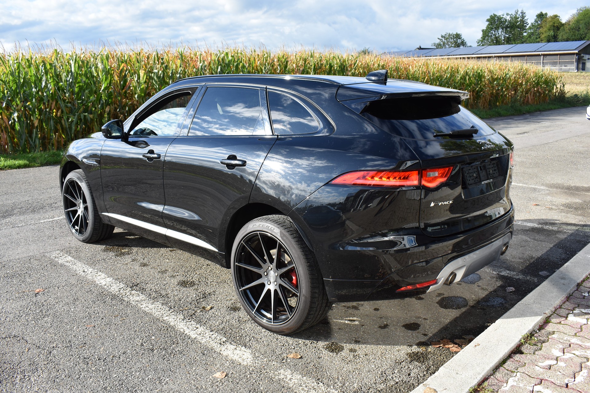 JAGUAR F-Pace 3.0 V6 First Edition AWD Automatik-image-4