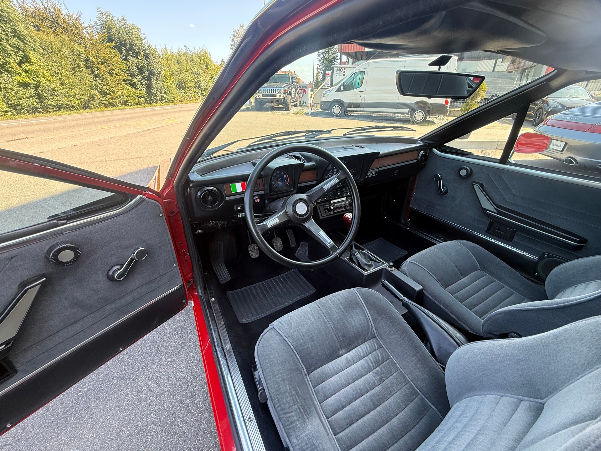 ALFA ROMEO GTV 2000-image-9