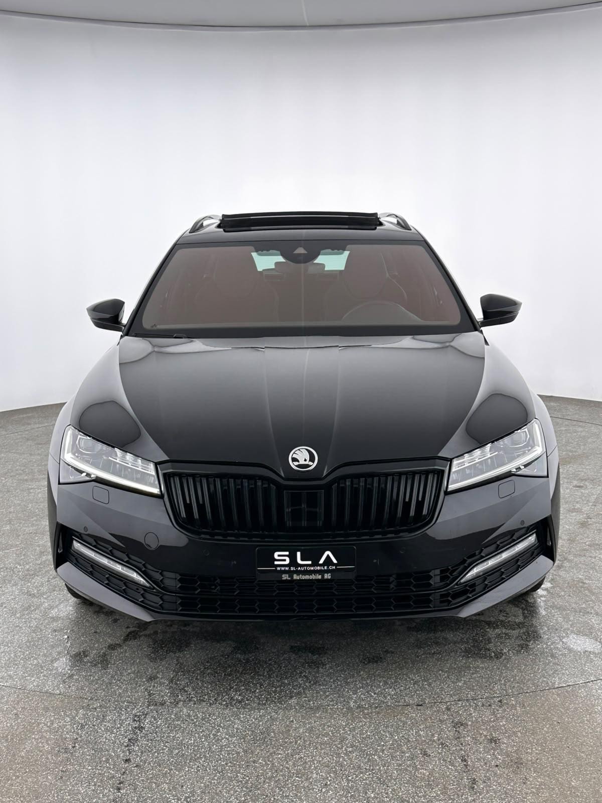 SKODA Superb Combi 2.0 TSI SportLine Light 4x4 DSG / Panoramadach / Leasing ab 399.--showroom-element-2