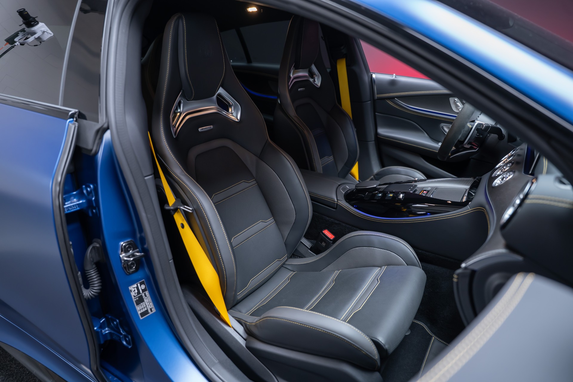 MERCEDES-BENZ AMG GT 63 S 4matic+ / Aero Pack / 360°Kamera / Burmester-image-32