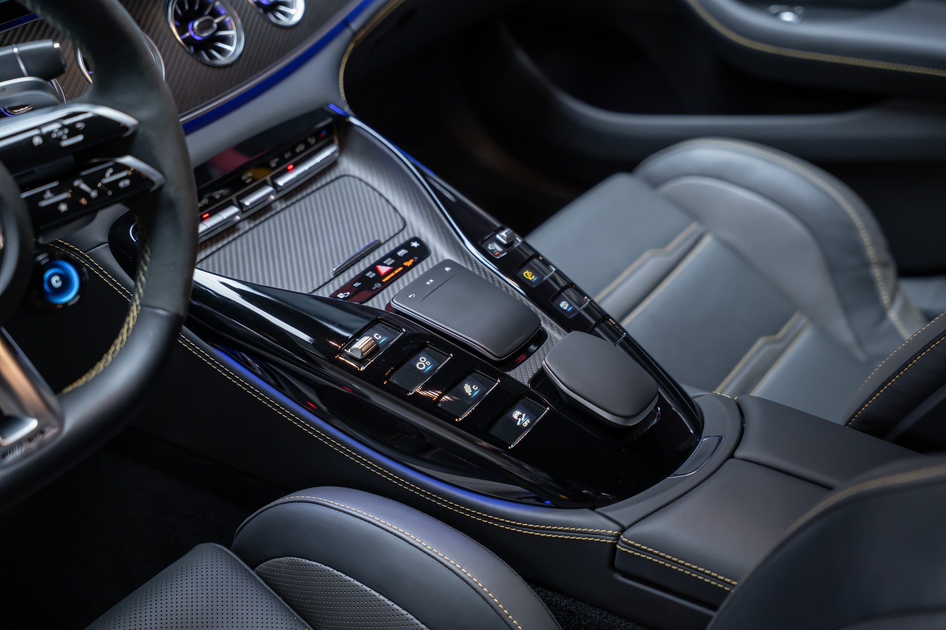 MERCEDES-BENZ AMG GT 63 S 4matic+ / Aero Pack / 360°Kamera / Burmester-image-17