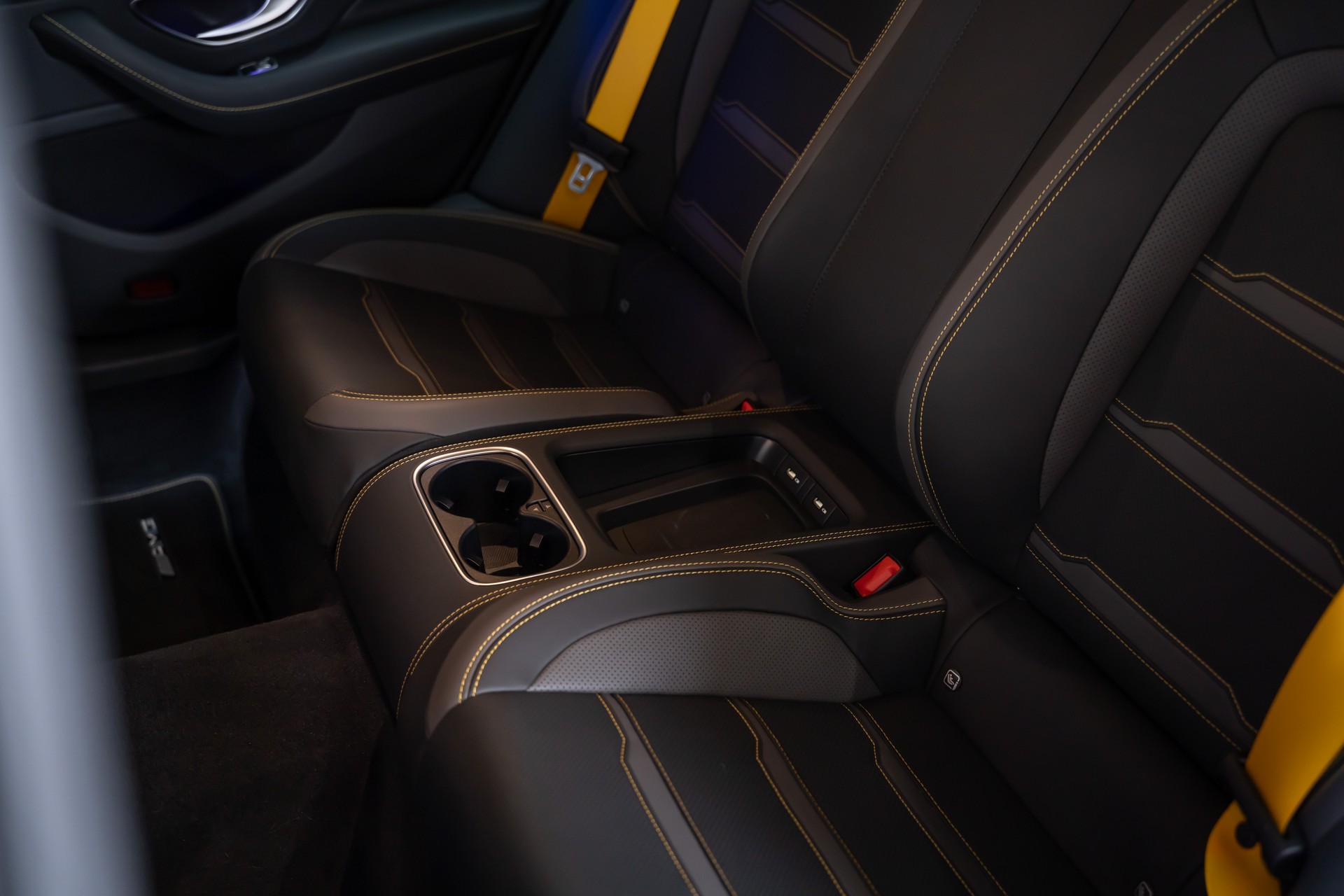 MERCEDES-BENZ AMG GT 63 S 4matic+ / Aero Pack / 360°Kamera / Burmester-image-24