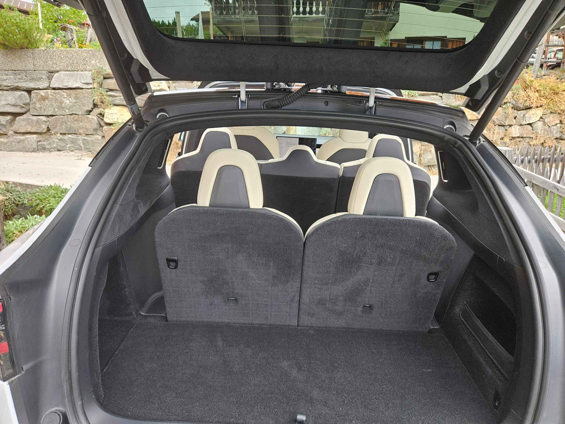 TESLA MODEL X Long Range 7-Plätzer Enhanced Autopilot und Anhängerkupplung-image-4