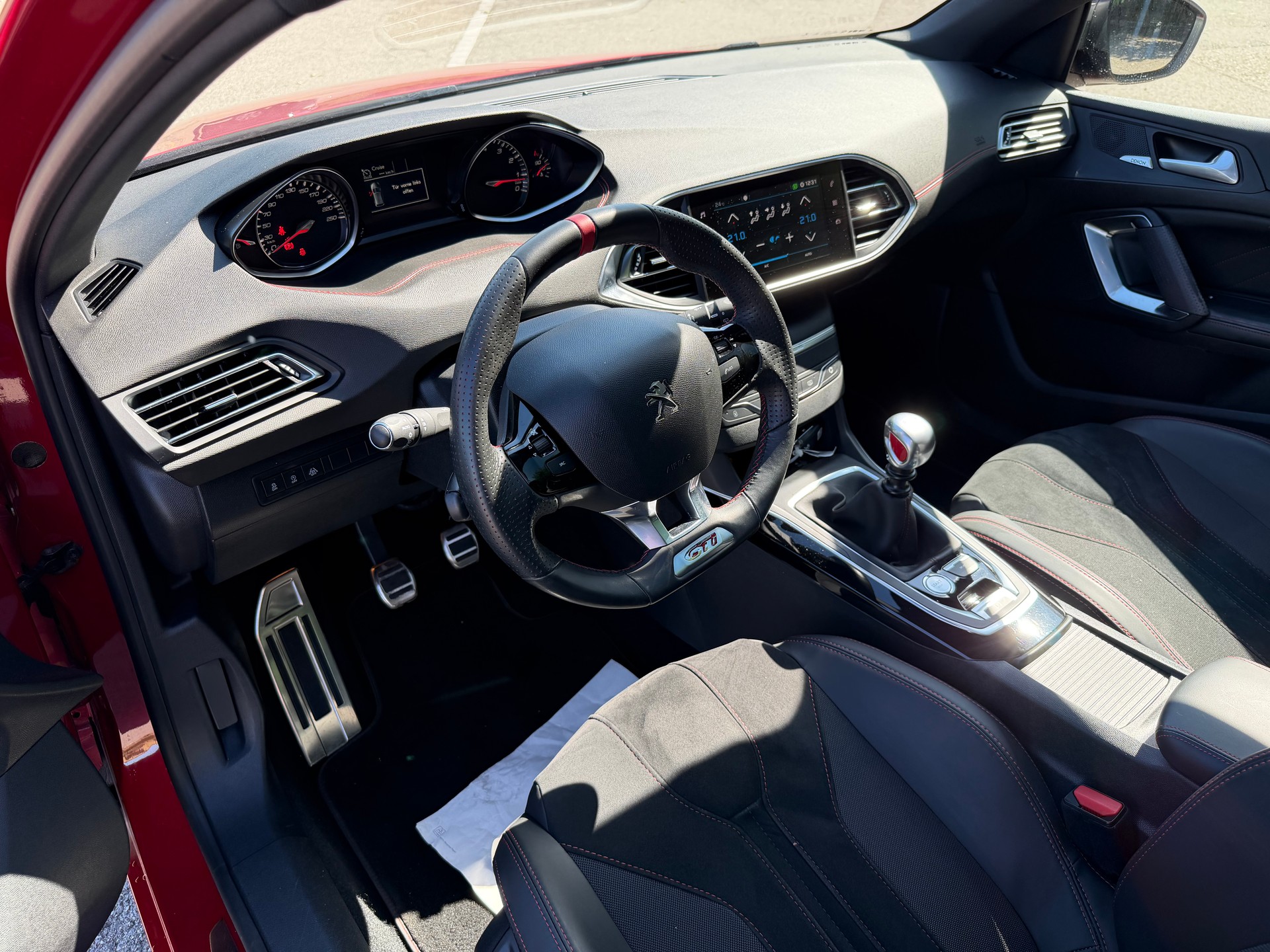PEUGEOT 308 1.6 THP GTi-image-9