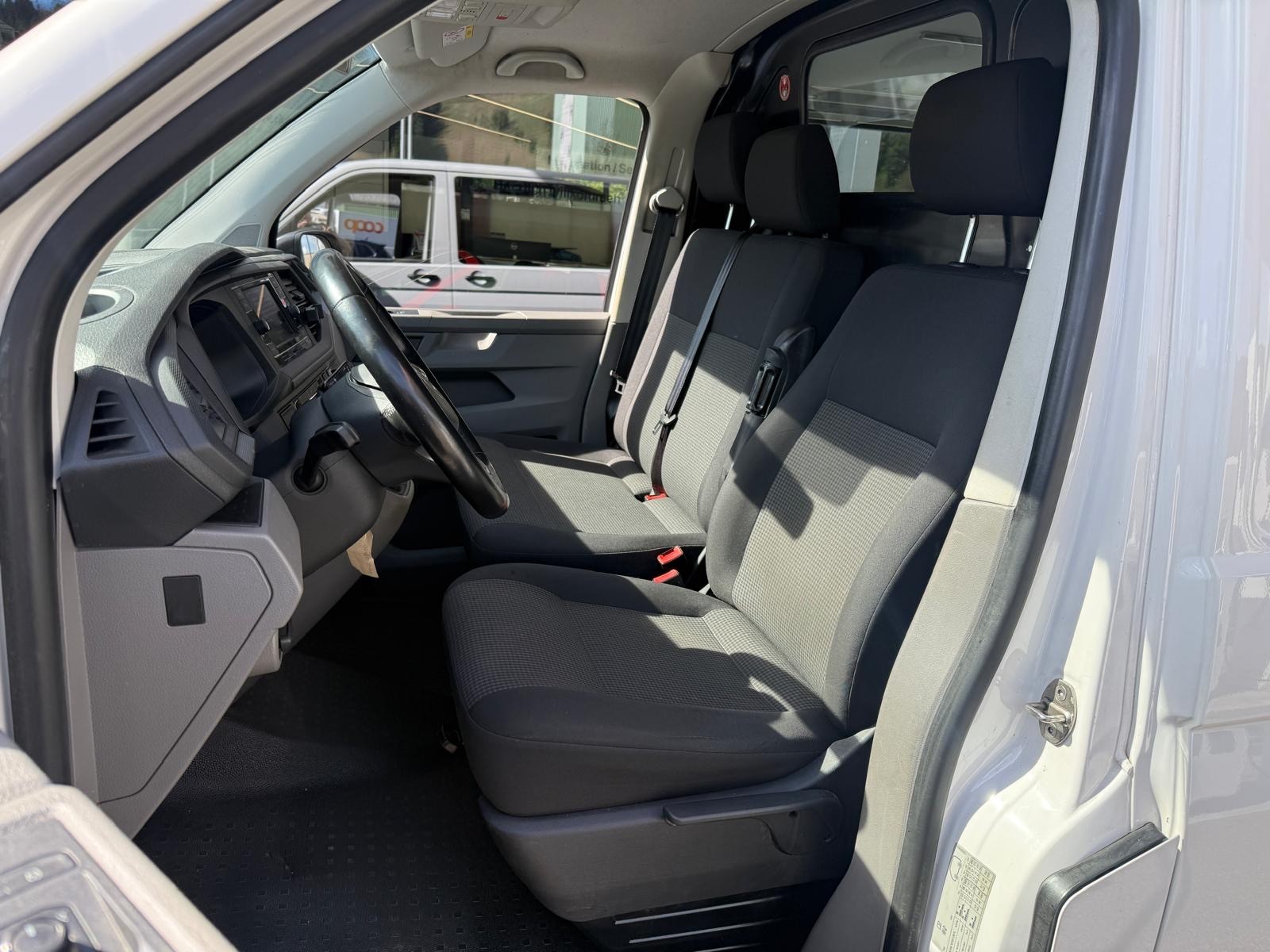 VW T6.1 2.0 TDI RS 3000 AHK 2500 KG-image-6