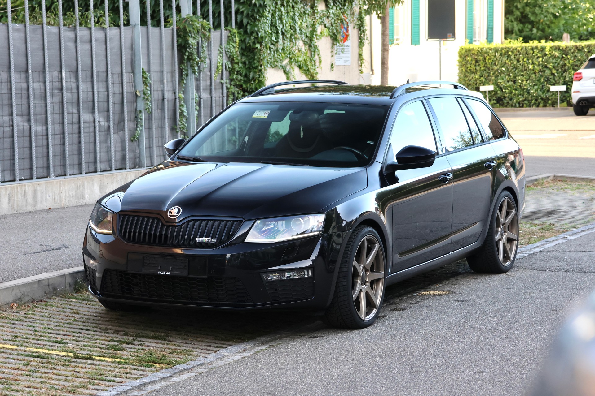 SKODA Octavia Combi 2.0 TDI RS 4x4 DSG (CH)-image-0