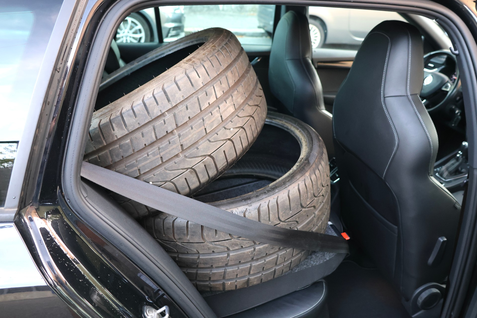 SKODA Octavia Combi 2.0 TDI RS 4x4 DSG (CH)-image-21