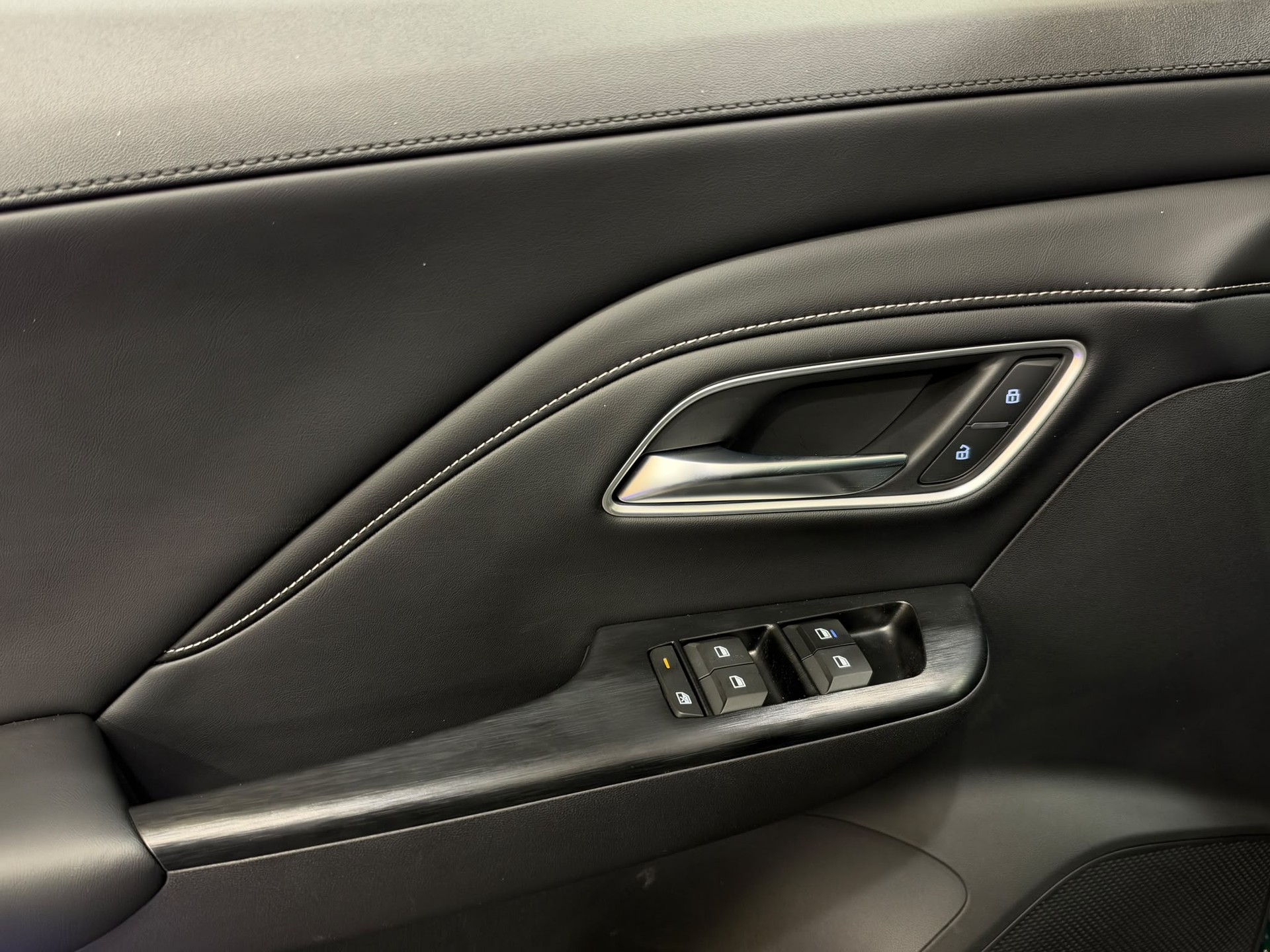 MG ZS 1.5 HEV Luxury Panoramadach-image-9