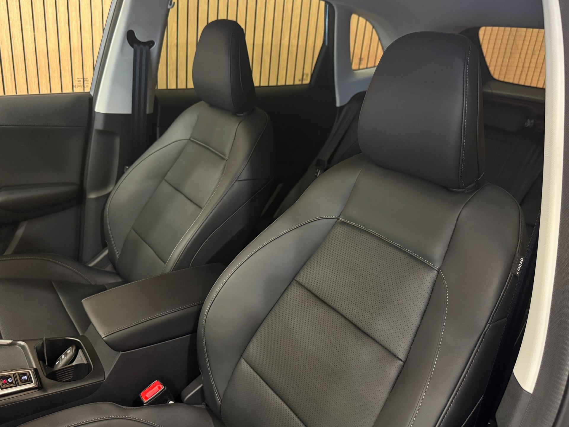 MG ZS 1.5 HEV Luxury-image-21