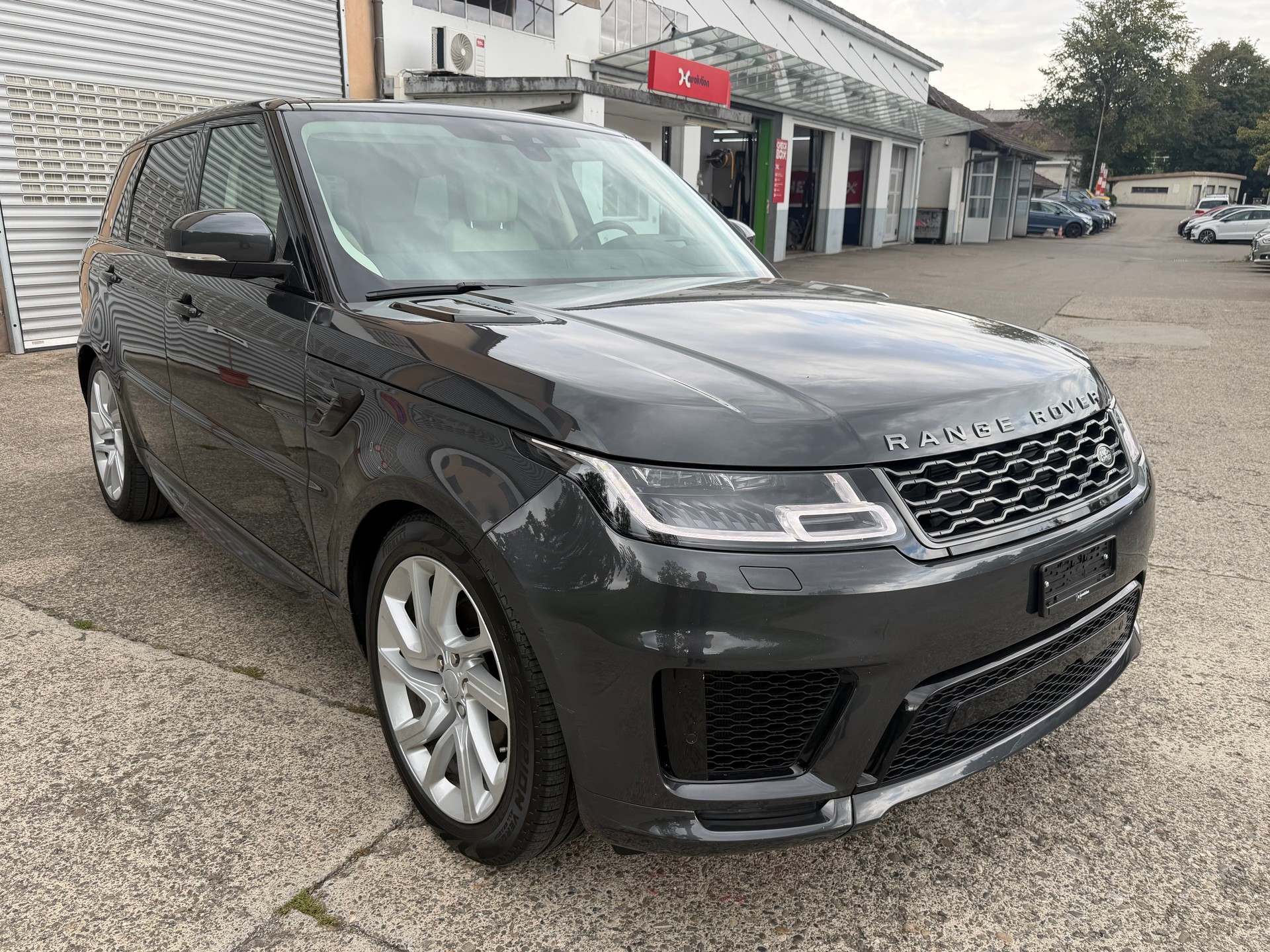 LAND ROVER Range Rover Sport 3.0 SDV6 HSE Dynamic Automatic-image-7