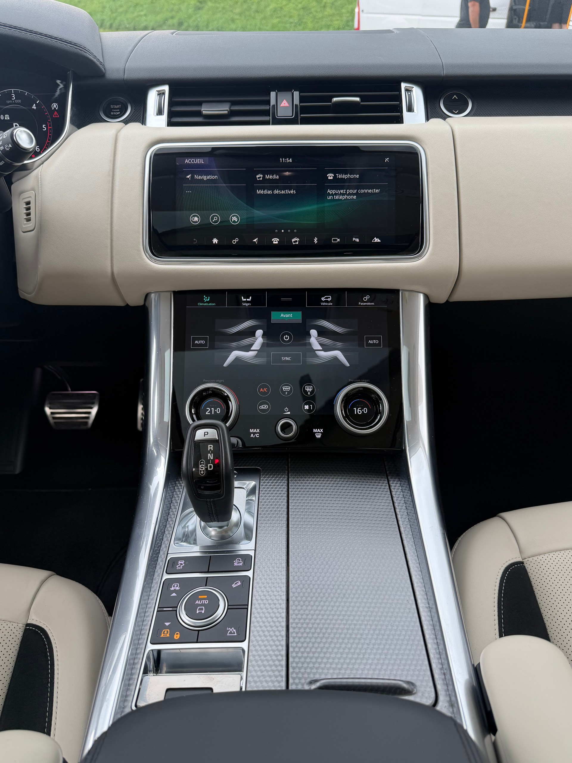 LAND ROVER Range Rover Sport 3.0 SDV6 HSE Dynamic Automatic-image-14