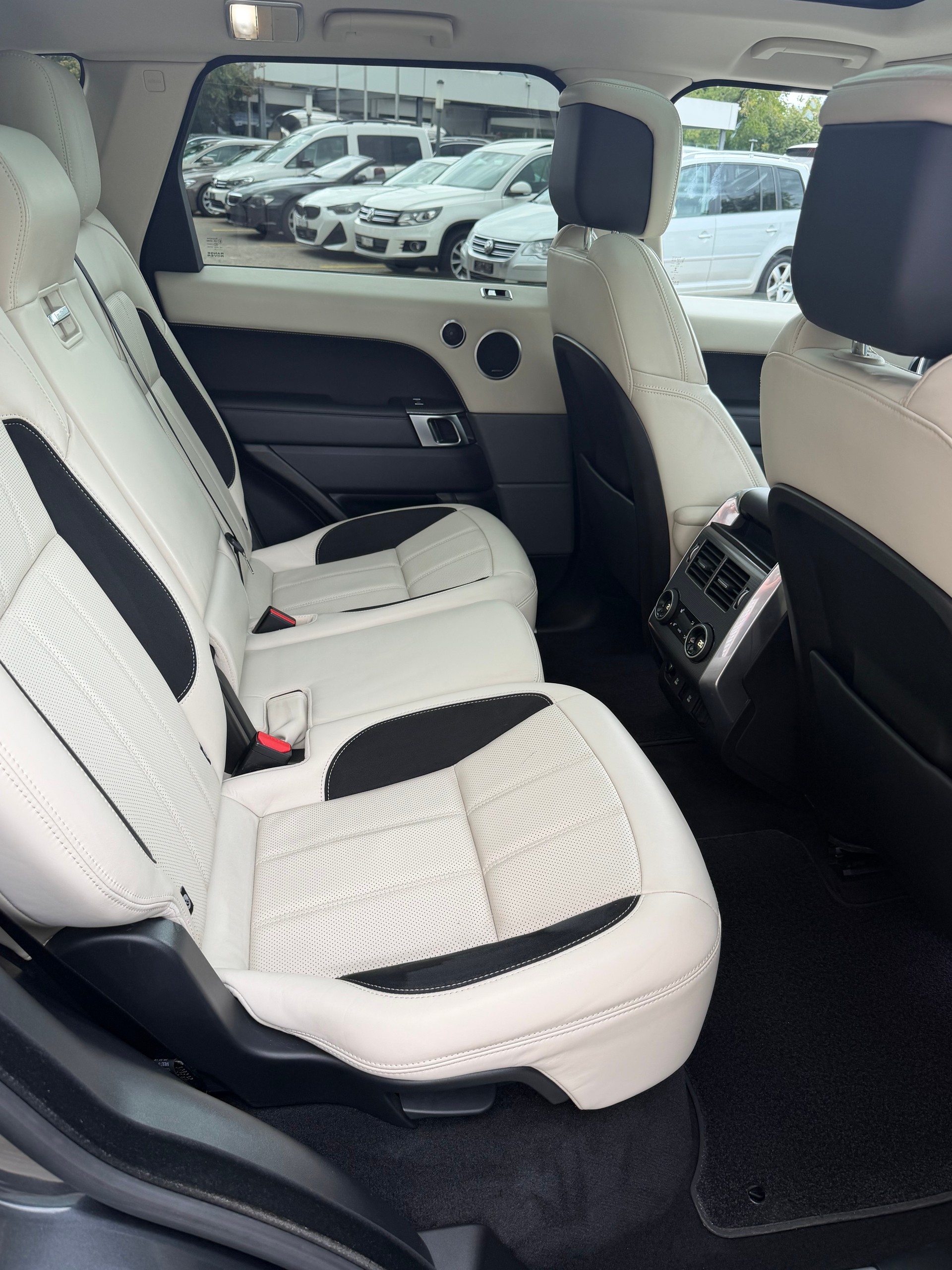LAND ROVER Range Rover Sport 3.0 SDV6 HSE Dynamic Automatic-image-17