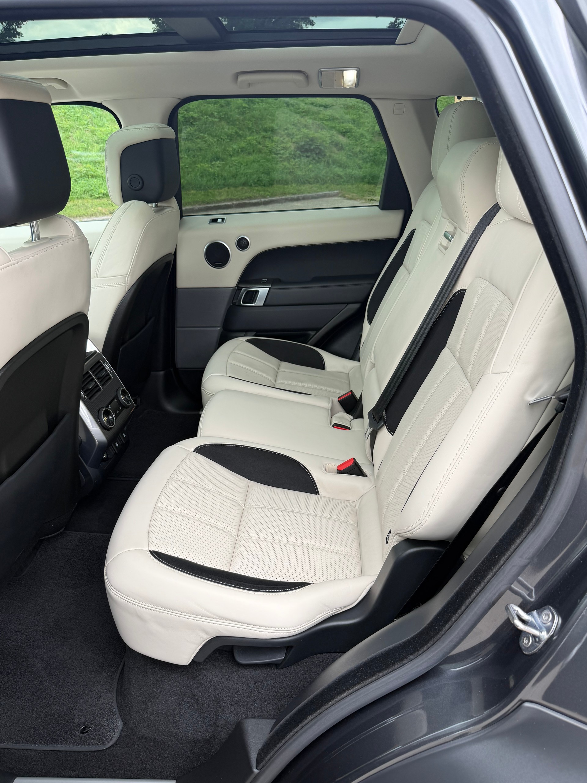 LAND ROVER Range Rover Sport 3.0 SDV6 HSE Dynamic Automatic-image-16
