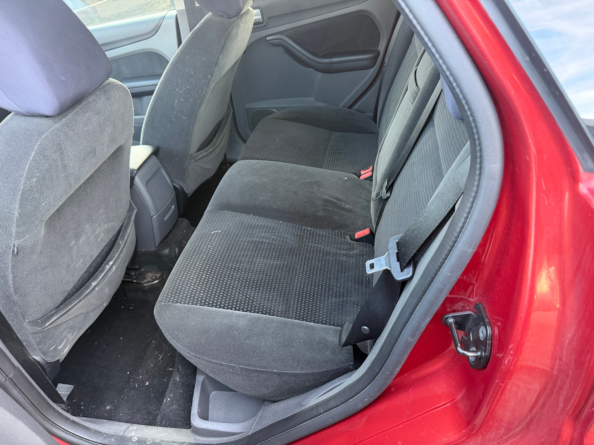 FORD Focus 2.0i Titanium-image-5