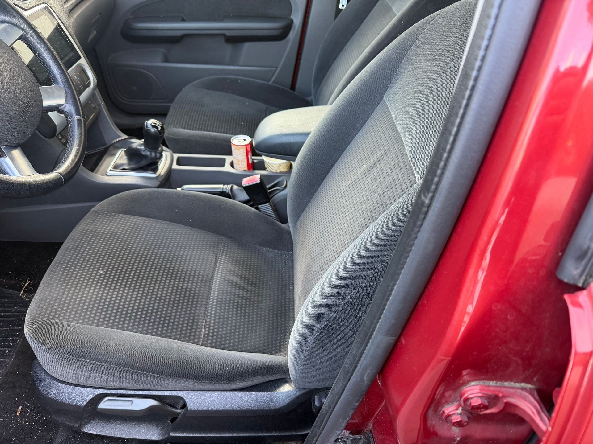 FORD Focus 2.0i Titanium-image-4