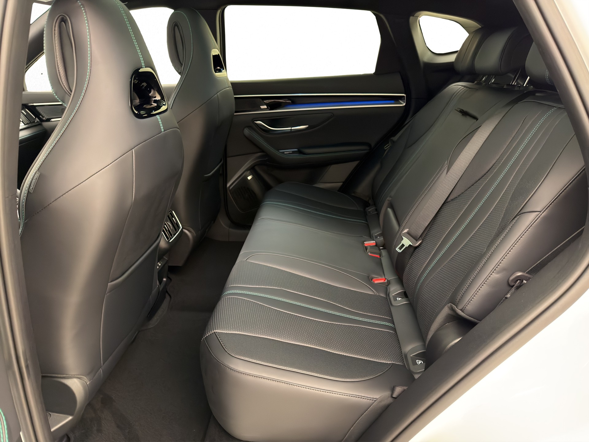 BYD Seal U DM-i Design AWD-image-11