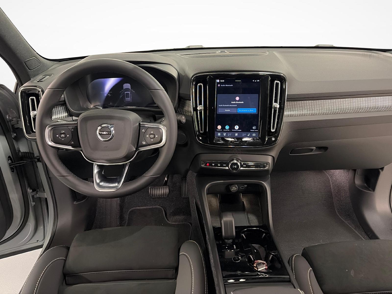 VOLVO EX40 Twin Black Edition AWD-image-8