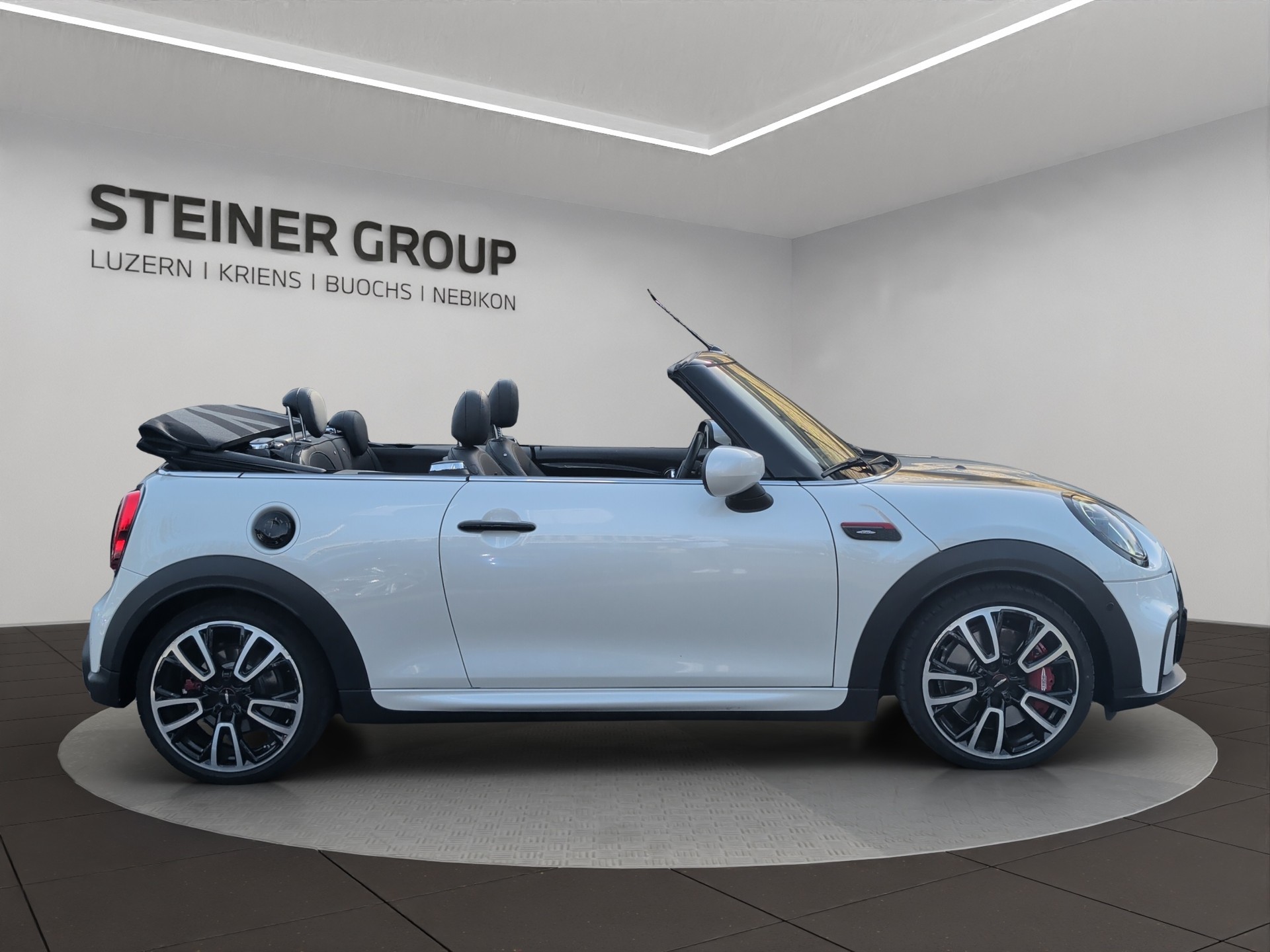 MINI Cooper John Cooper Works Cabriolet Steptronic-image-3