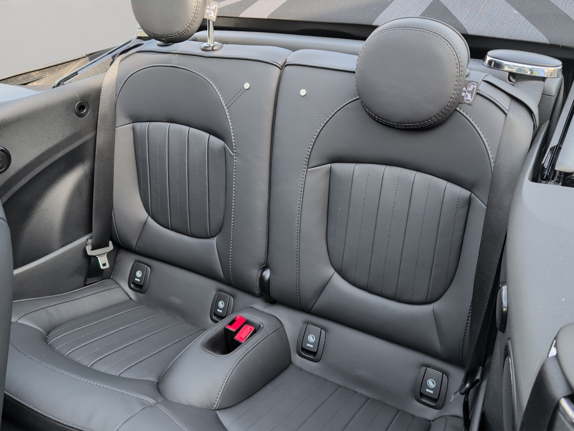 MINI Cooper John Cooper Works Cabriolet Steptronic-image-16