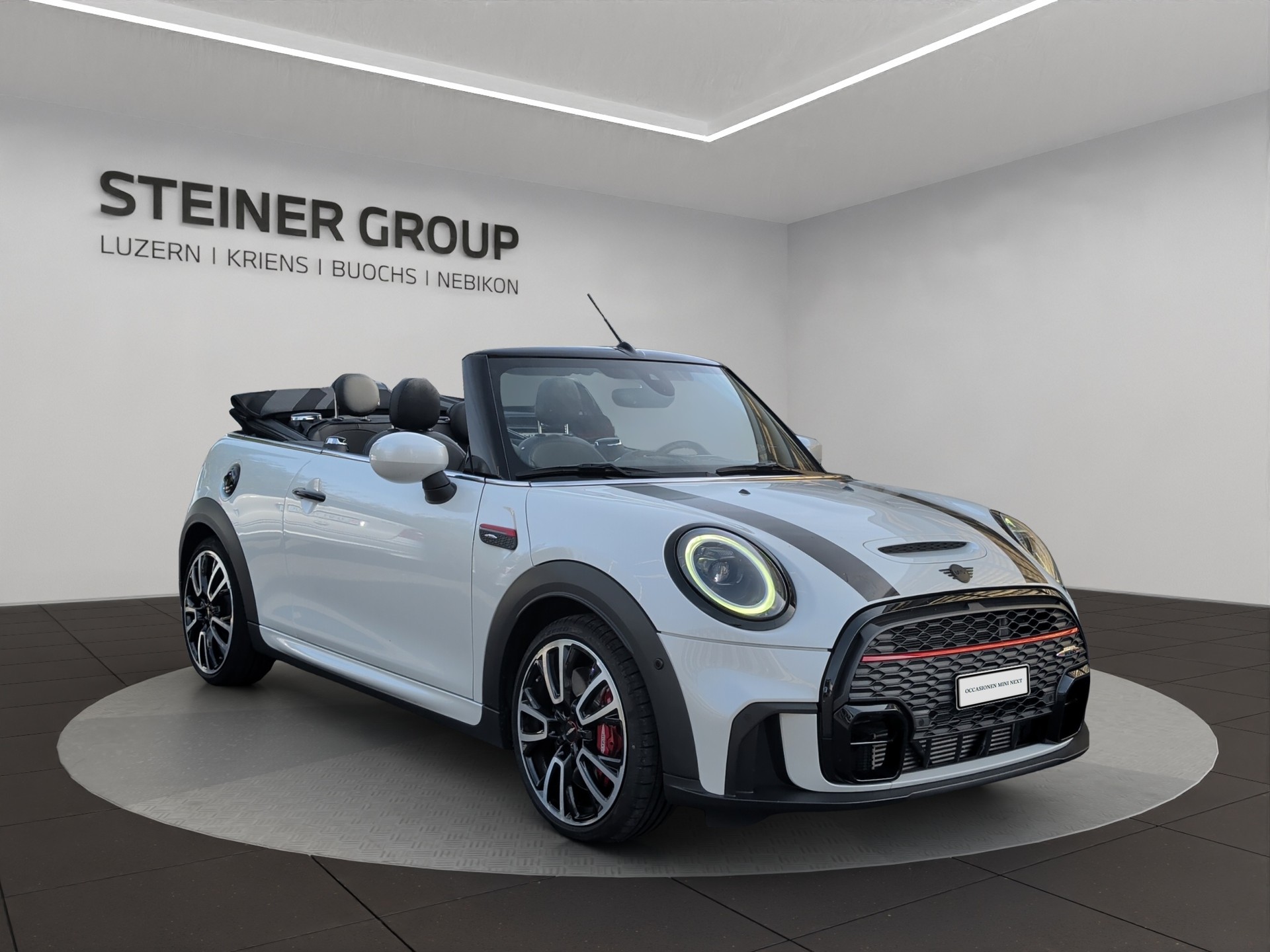 MINI Cooper John Cooper Works Cabriolet Steptronic-image-2