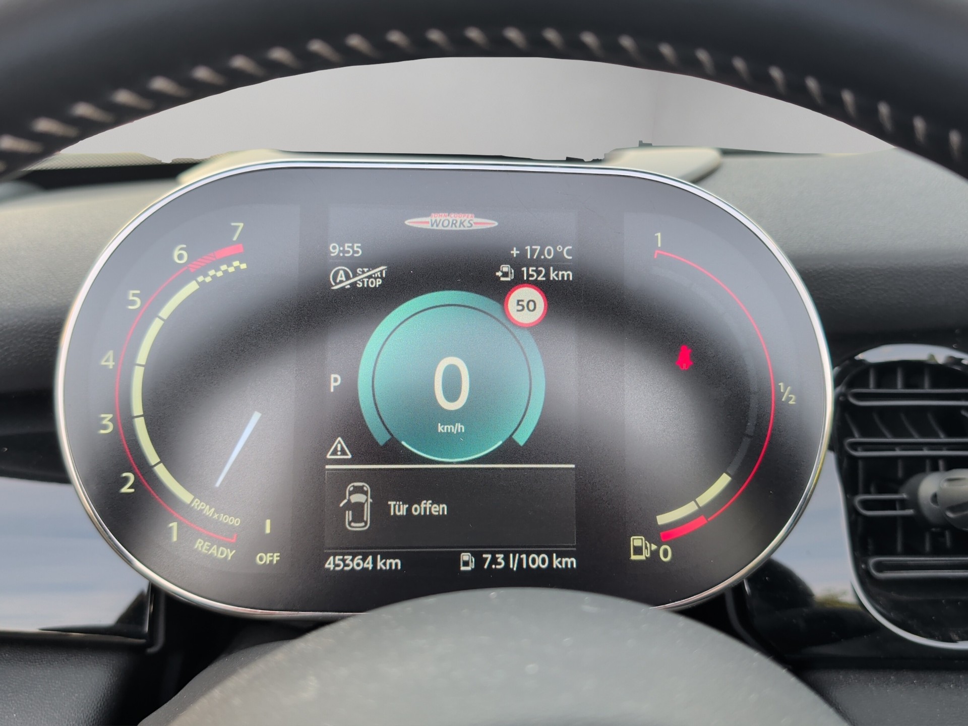 MINI Cooper John Cooper Works Cabriolet Steptronic-image-12
