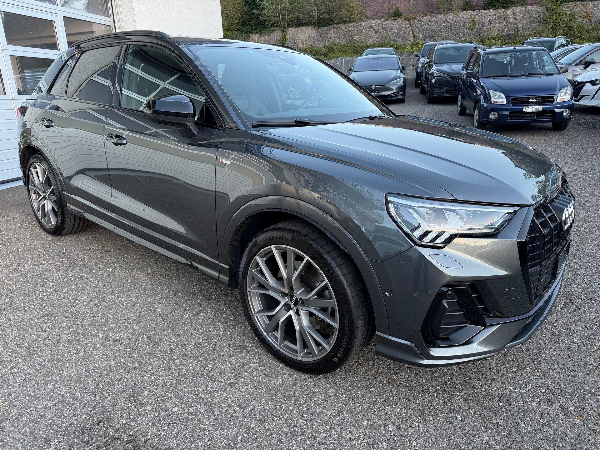 AUDI Q3 40 TFSI quattro S-tronic-image-3