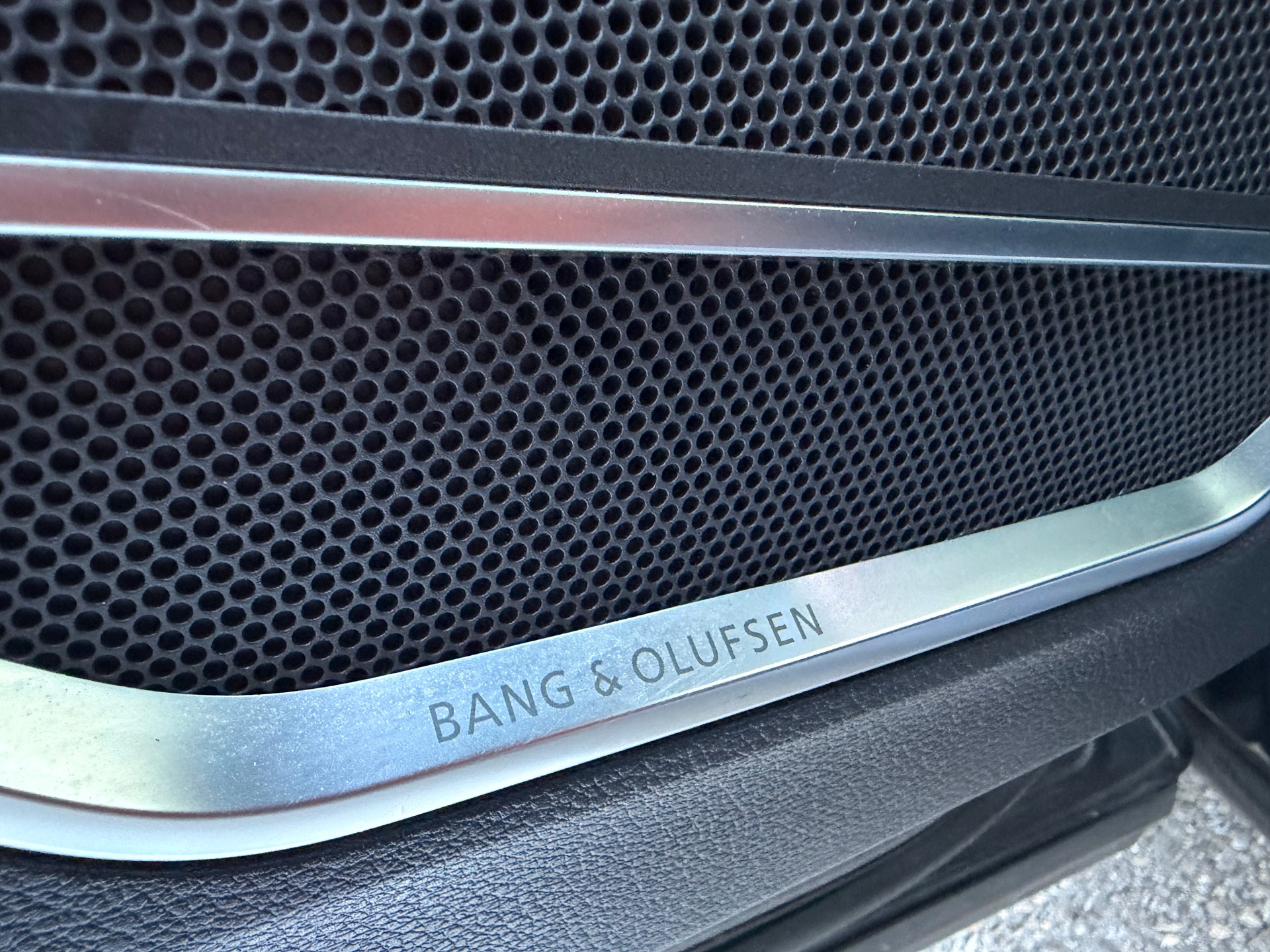 AUDI Q3 40 TFSI quattro S-tronic-image-6