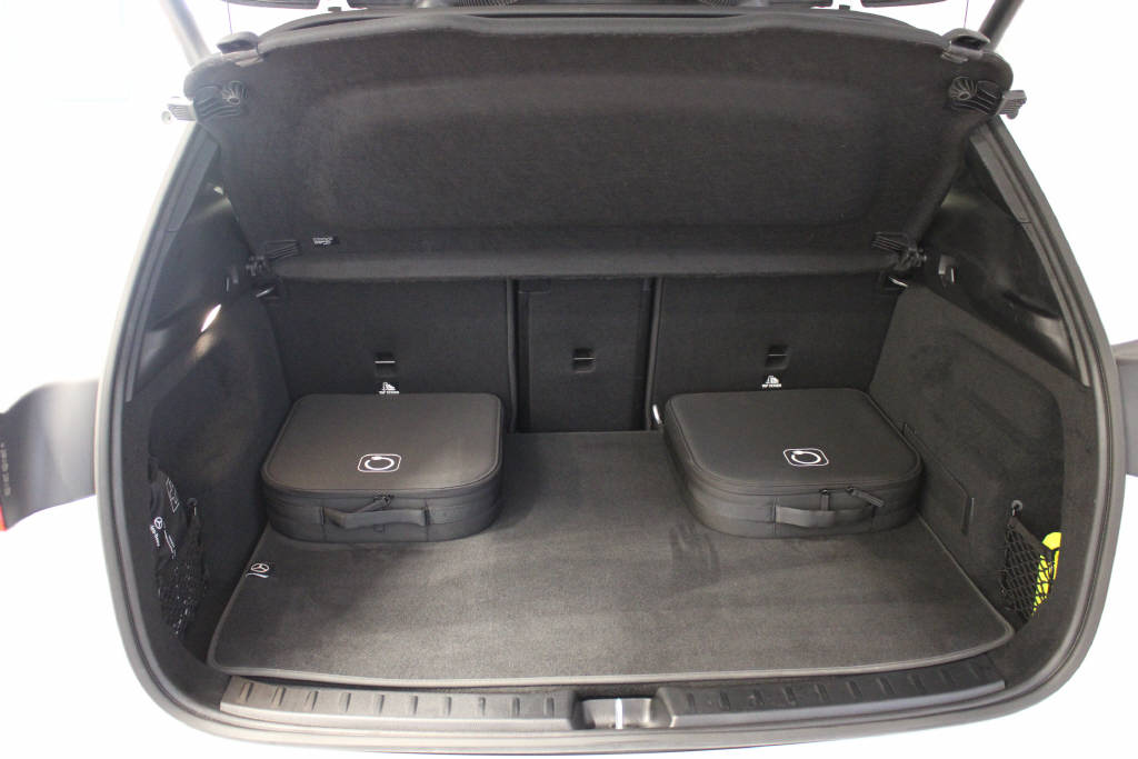 MERCEDES-BENZ EQA 350 4Matic AMG Line Swiss Star-image-3