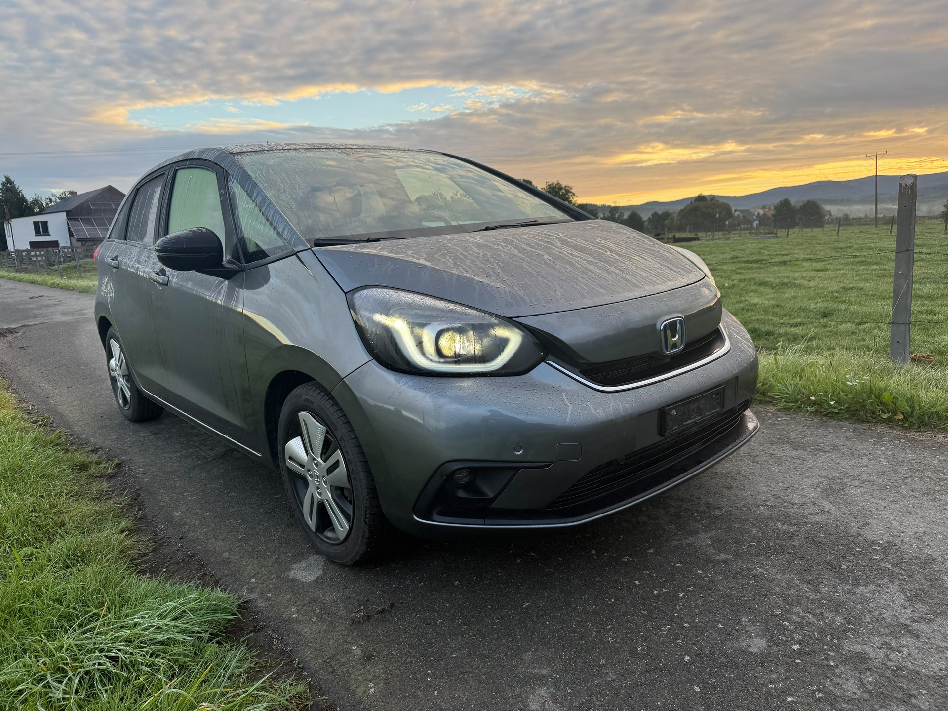 HONDA Jazz 1.5i-MMD Executive E-CVT-image-2