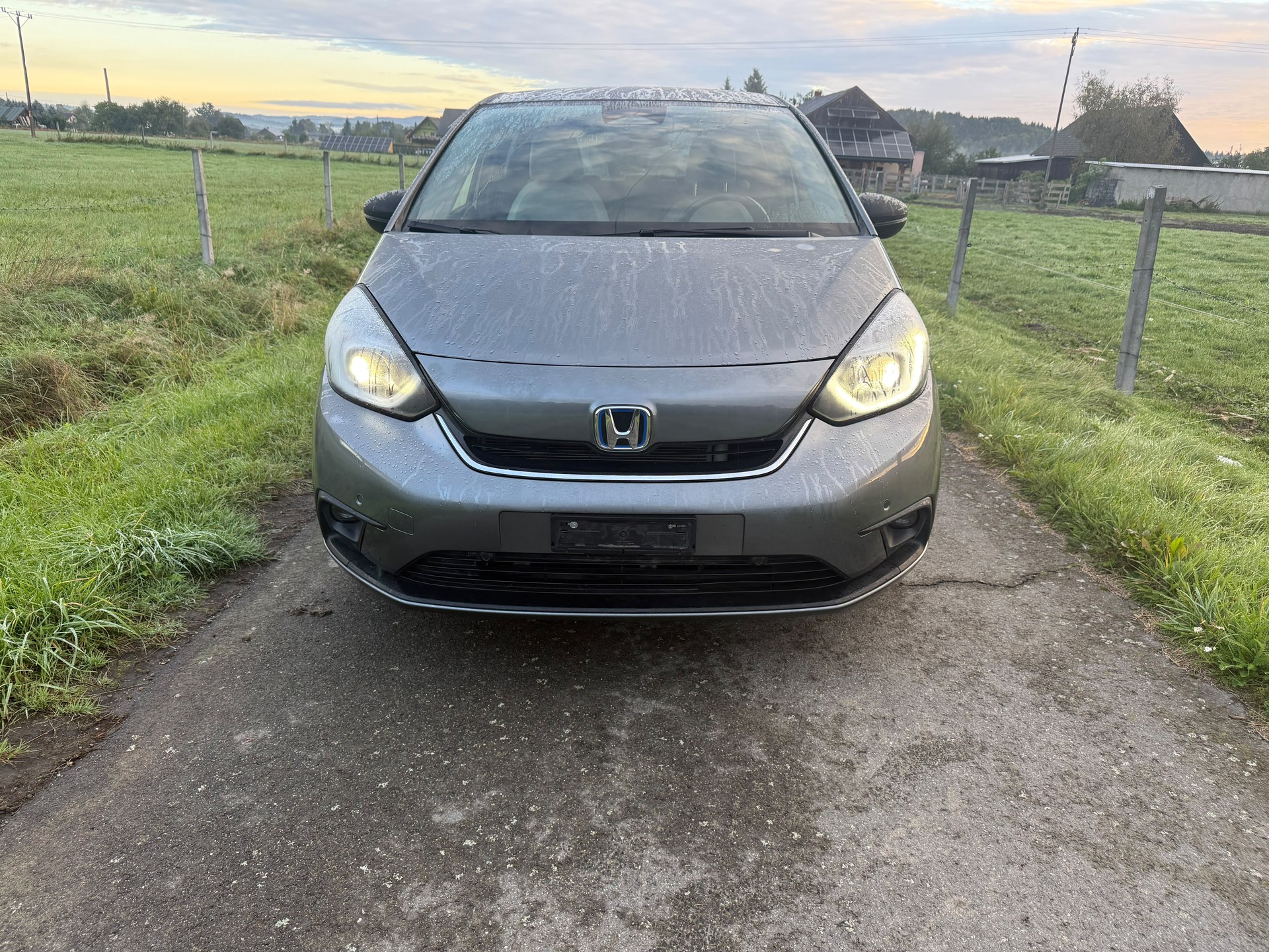 HONDA Jazz 1.5i-MMD Executive E-CVT-image-1