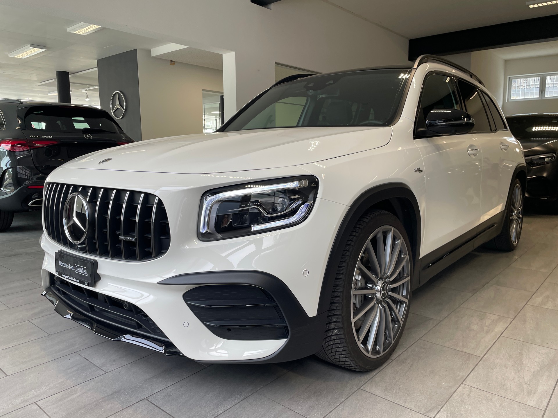 MERCEDES-BENZ GLB 35 AMG 4Matic 8G-Tronic-image-1