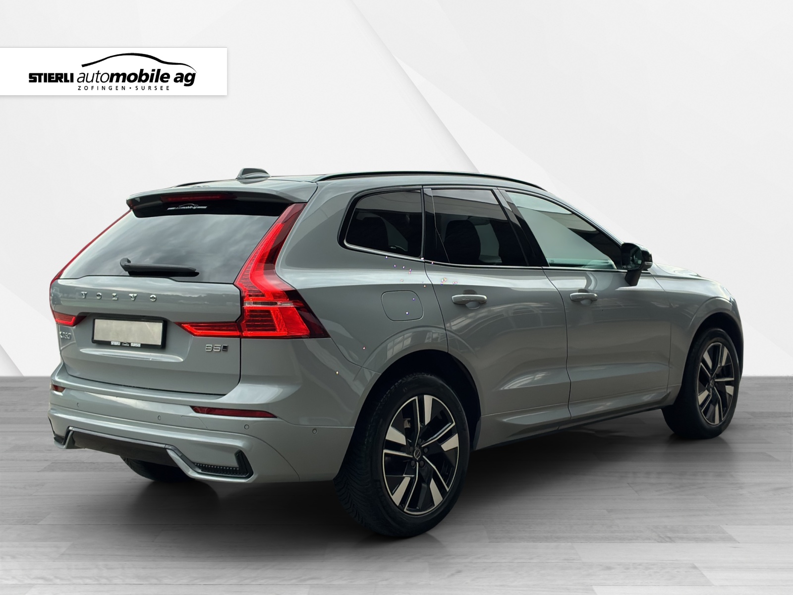 VOLVO XC60 2.0 B5 MH Plus Dark AWD-image-4