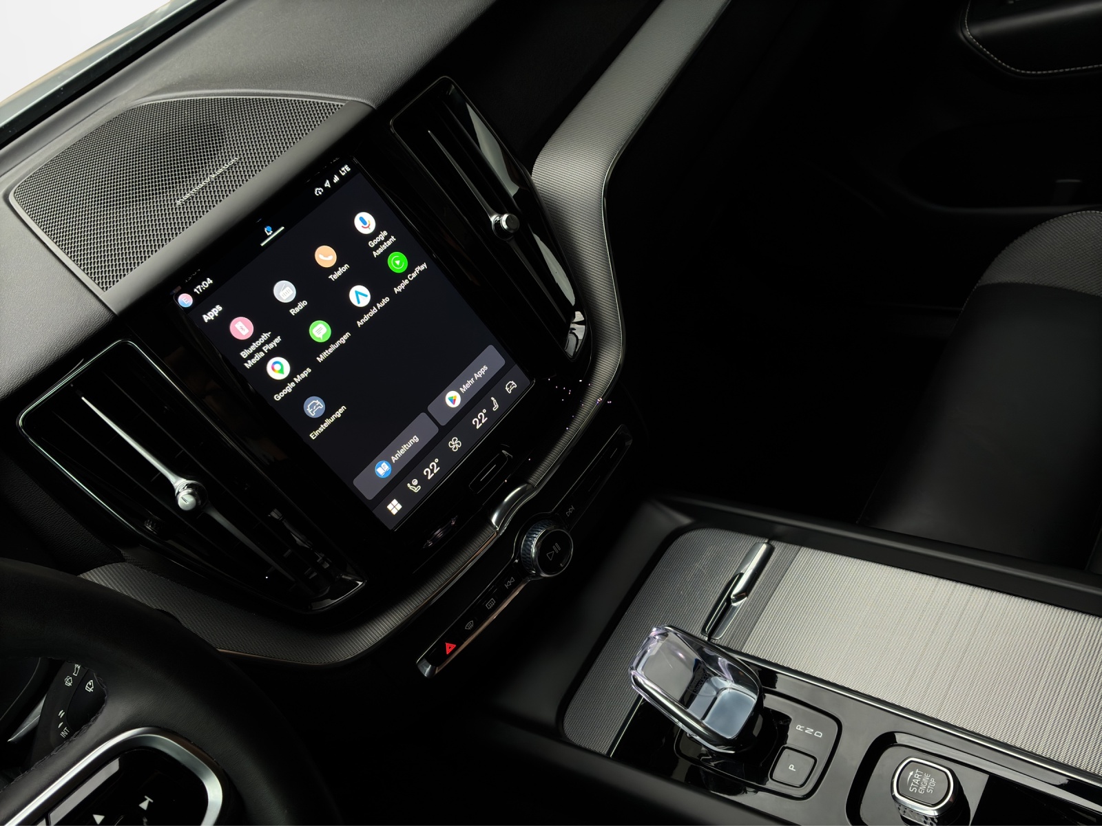 VOLVO XC60 2.0 B5 MH Plus Dark AWD-image-16