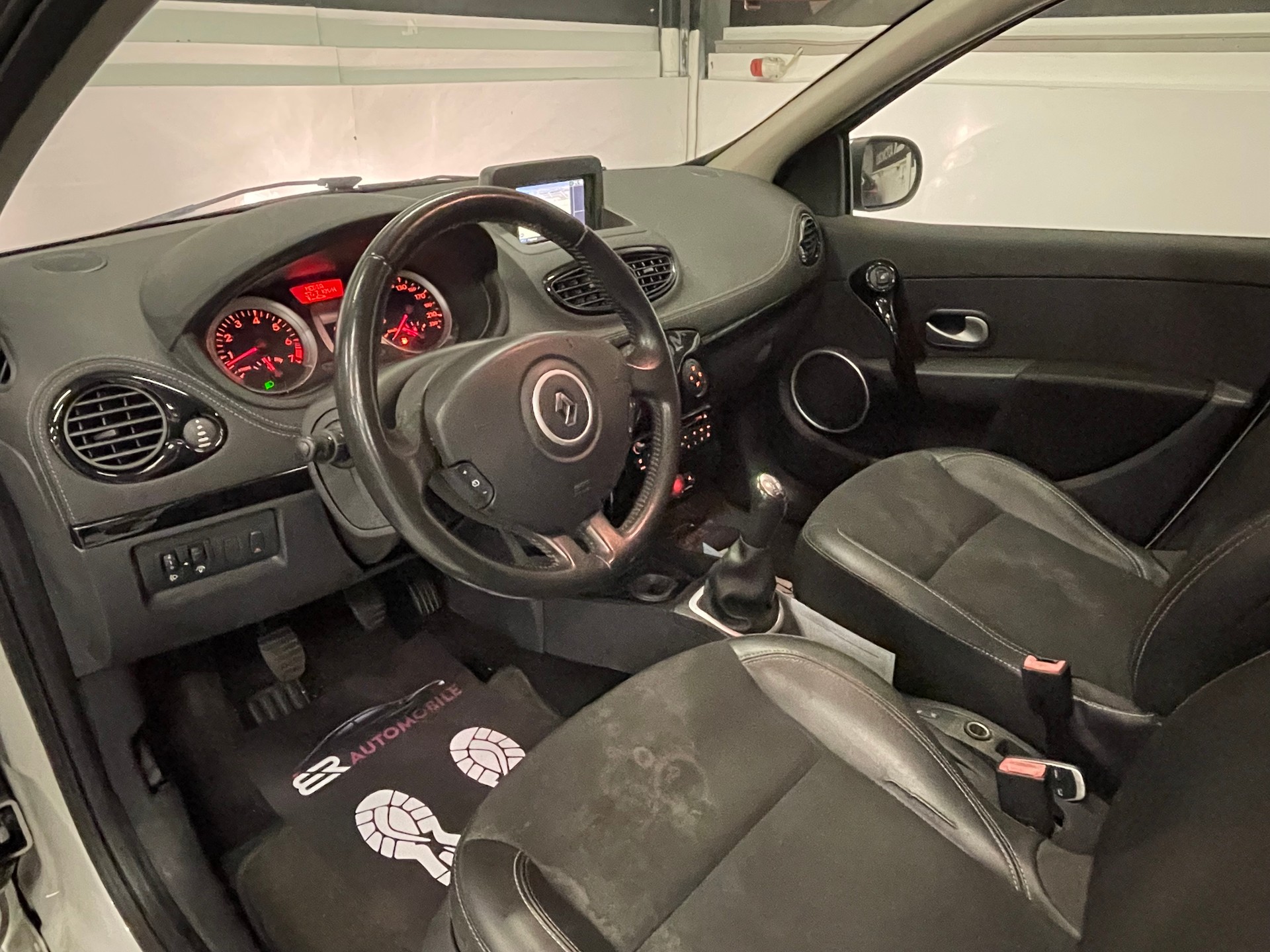 RENAULT Clio Grandtour 1.2 16V Turbo Night&Day-image-10
