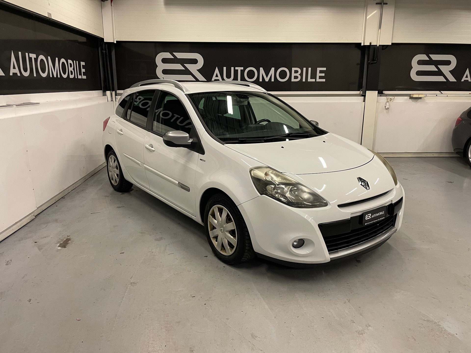 RENAULT Clio Grandtour 1.2 16V Turbo Night&Day-image-1
