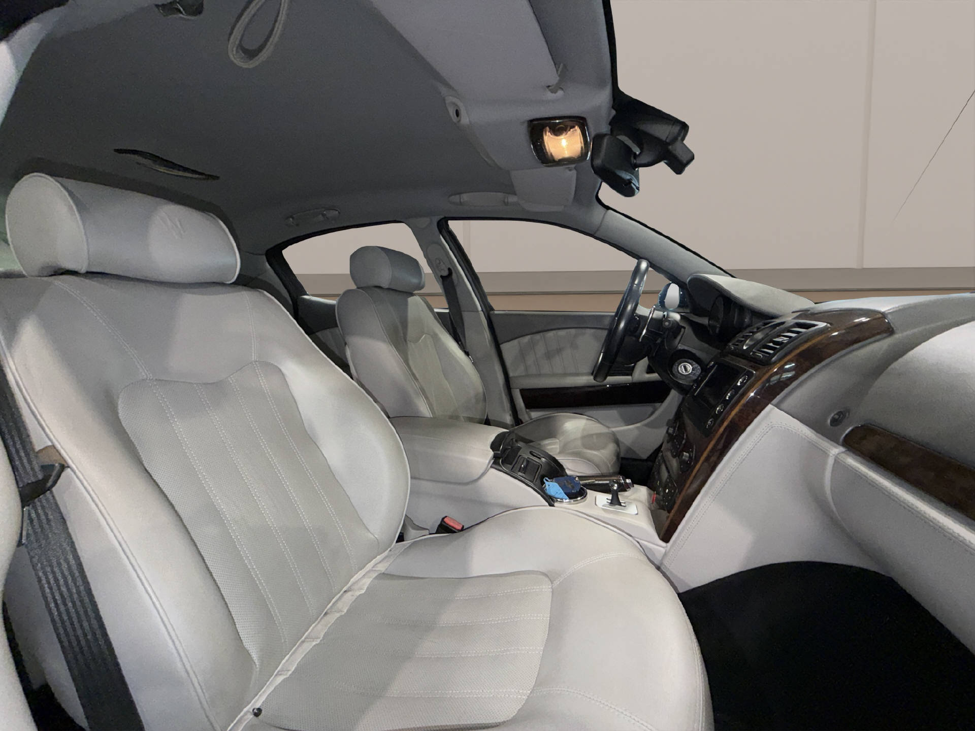 MASERATI Quattroporte 4.2 V8-image-15