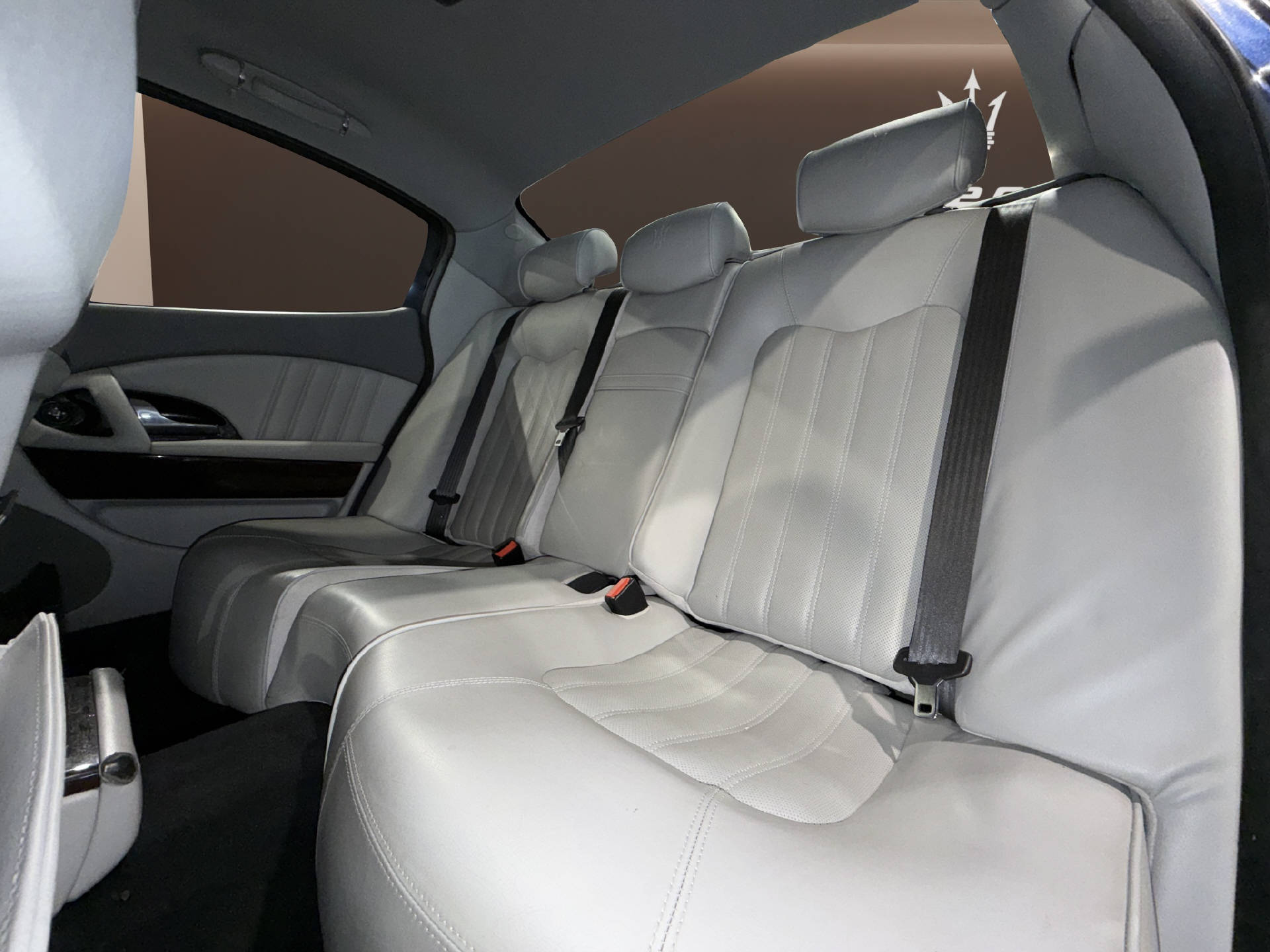MASERATI Quattroporte 4.2 V8-image-11