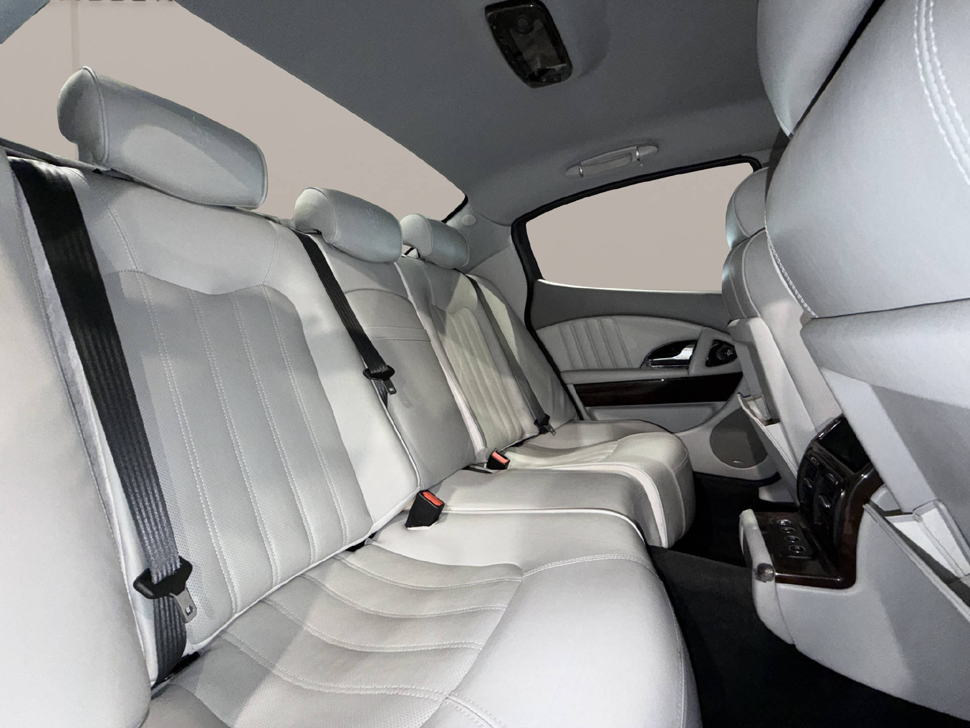 MASERATI Quattroporte 4.2 V8-image-16