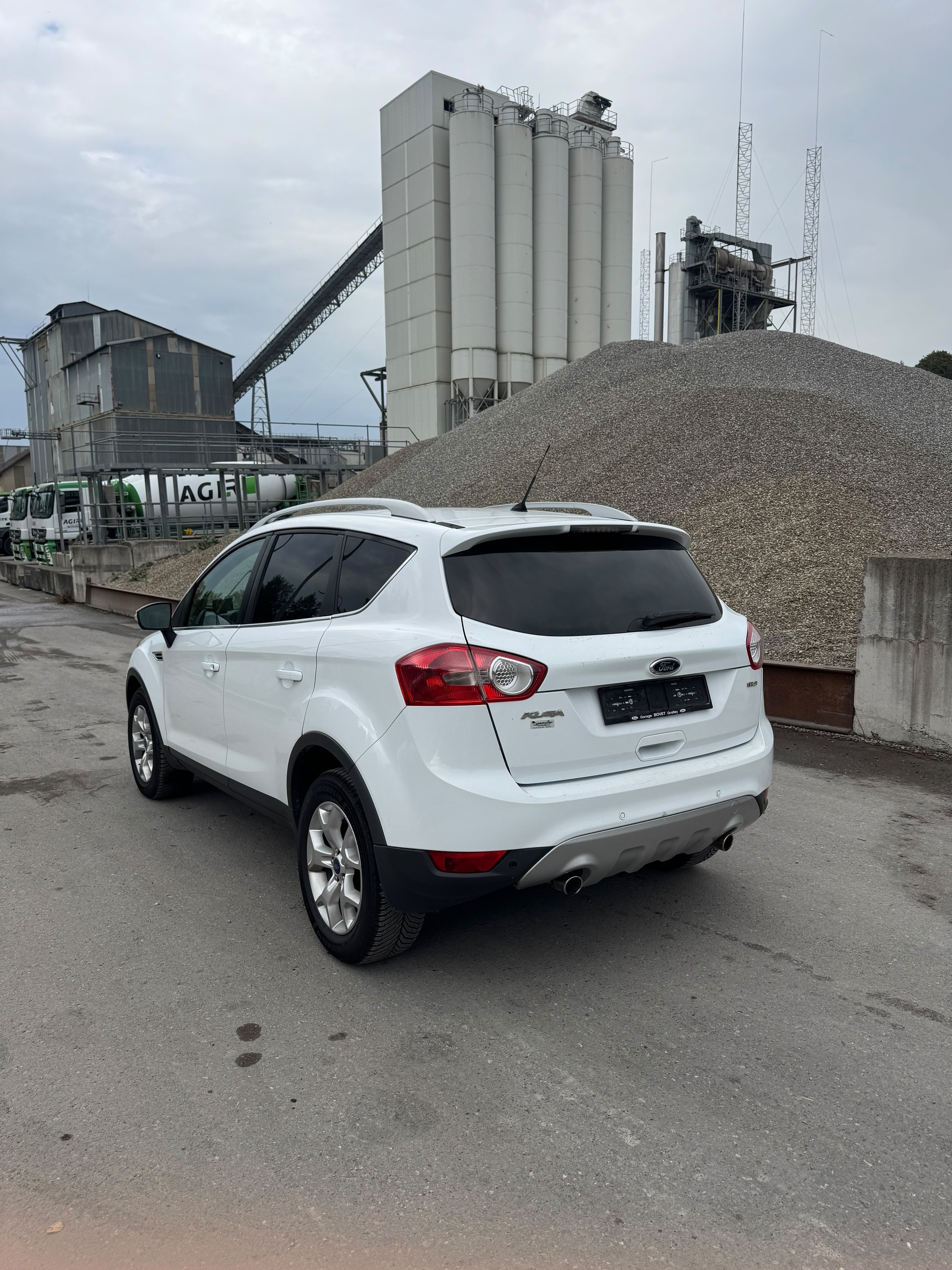 FORD Kuga 2.0 TDCi Carving 4WD Frisch ab MFK 06.08.2026-image-1