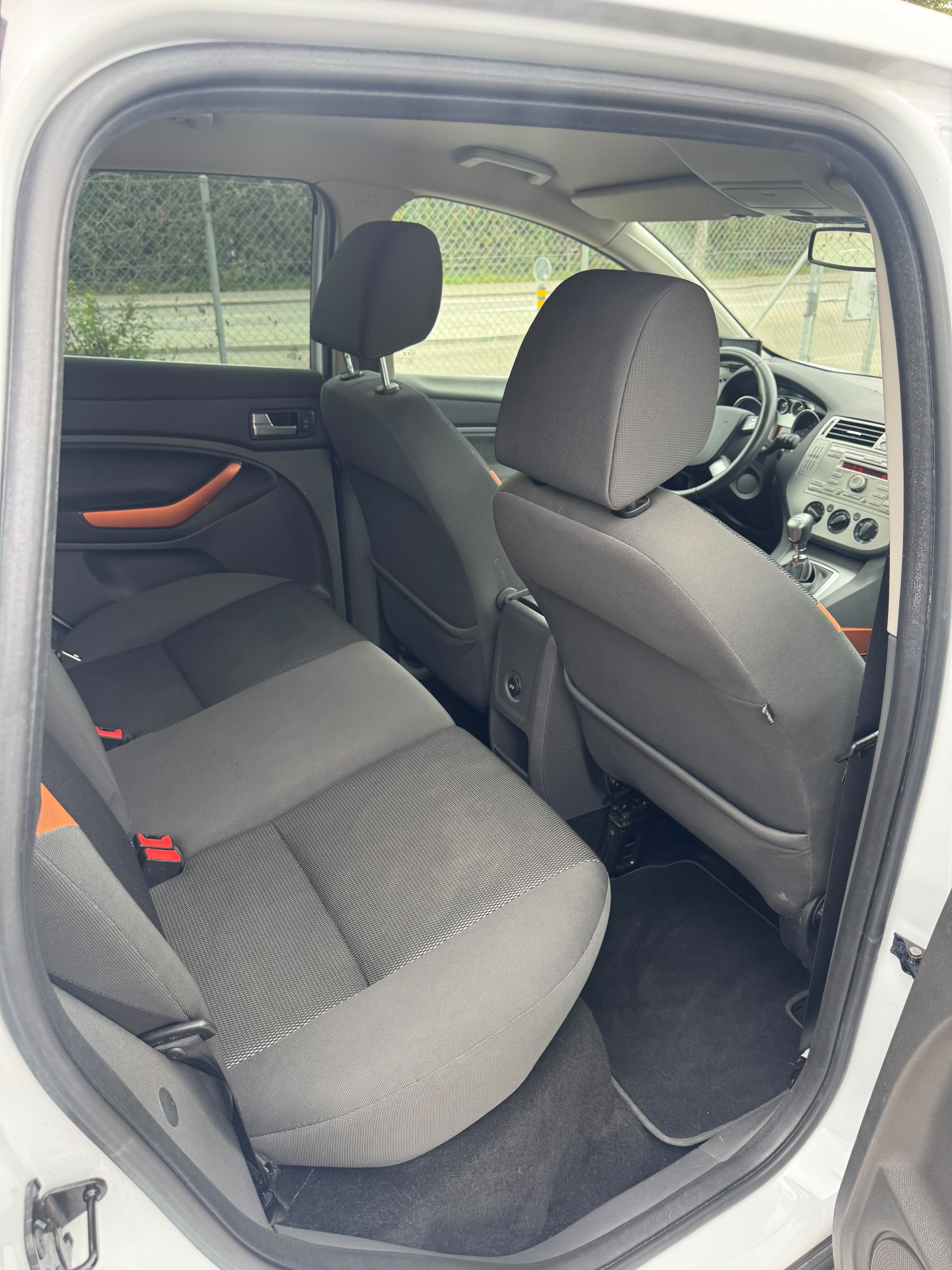 FORD Kuga 2.0 TDCi Carving 4WD Frisch ab MFK 06.08.2026-image-12