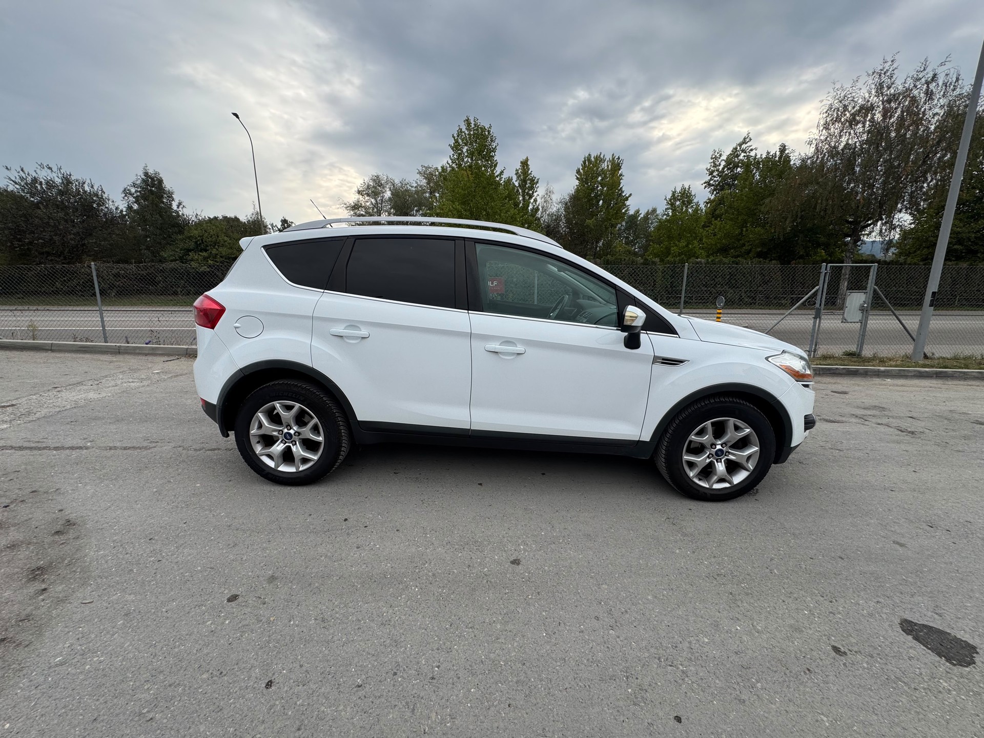 FORD Kuga 2.0 TDCi Carving 4WD Frisch ab MFK 06.08.2026-image-4