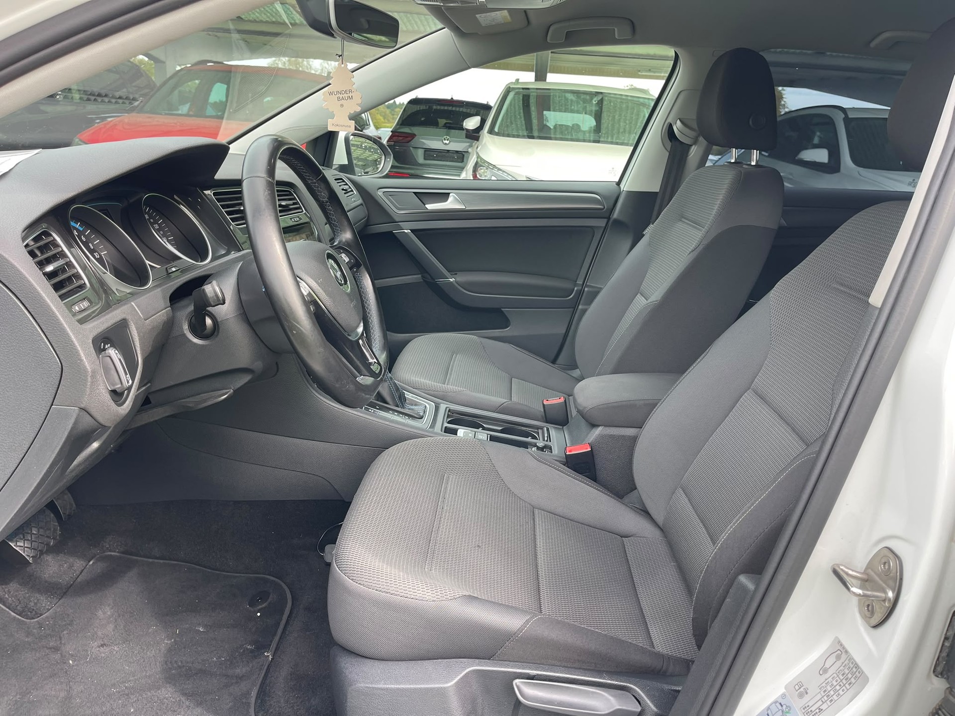 VW e-Golf-image-11