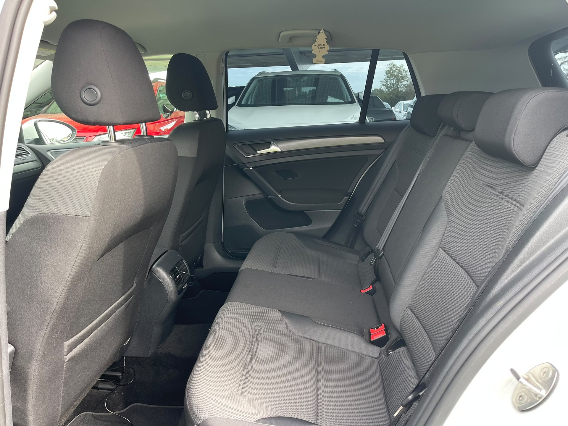 VW e-Golf-image-12