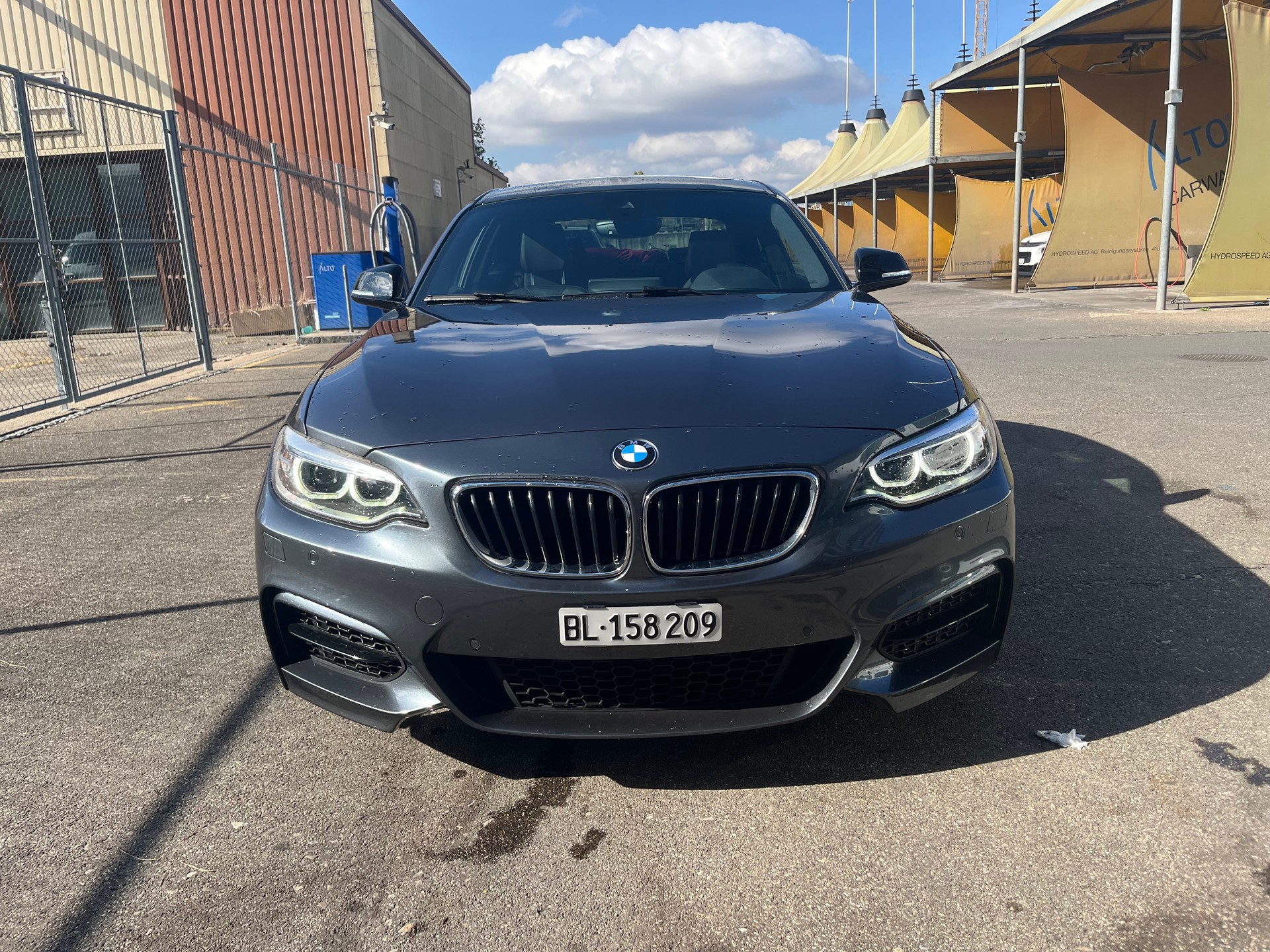 BMW M240i xDrive-image-1